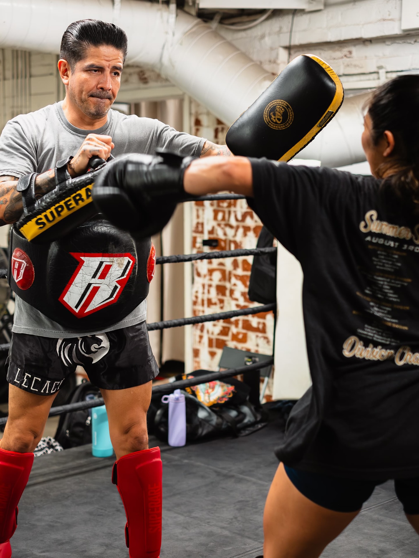 Muay Thai Padwork. š„
LegacyBJJ.com
š· @artvizualz
#LegacyBJJ #BangMuayThai #OneTeamOneGoal