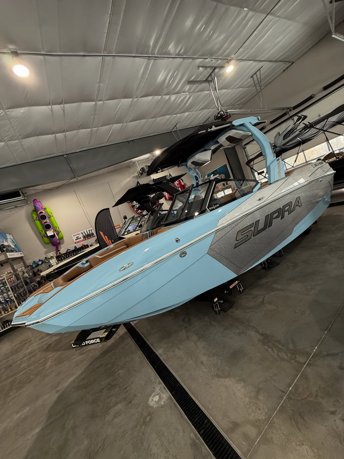 New year blue hues 💎 This icy 2026 Supra SL 400 packs a punch, fully loaded with the all new DSD Audio System. Exclusive to Supra, this revolutionary technology is redefining the boating experience, offering an audio immersion like never before. Seeing is believing, so stop by our shop Tuesday - Saturday and experience it for yourself! Find us on the corner of Hwy 93 & 40 south of Whitefish📍
•
•
•
•
•
#whitefishmontana #supraboats #lakelife #whitefishmarine #surfthefish