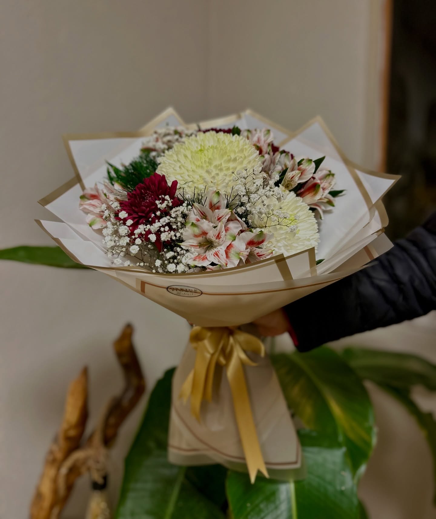 ✨ Zarafetiyle her ana eşlik eden özel buketimiz sizler için hazır.
Siparişleriniz için DM veya WhatsApp üzerinden ulaşabilirsiniz. 🌿💛