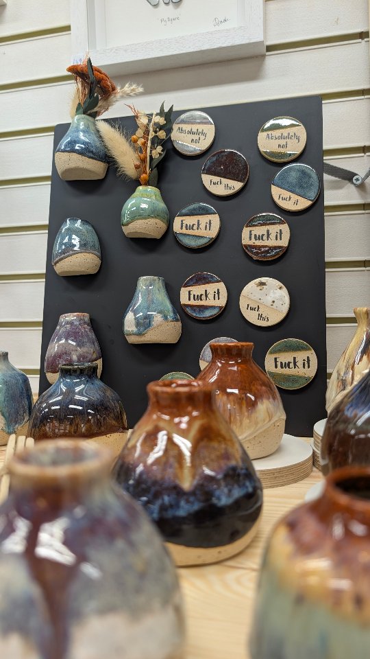 ⭐ Bristol Pop Up shop ⭐
I get to be among one of the 50 vendors at this year's @bristol_popupshop.
This year you can find a good selection of my ceramics and jewellery. There such an incredible selection of goodies making it the perfect one stop shop for your gifting needs.
Open until 24 Dec in the galleries - come find us 🙌🏼🙌🏼
#gifts #christmas #christmas