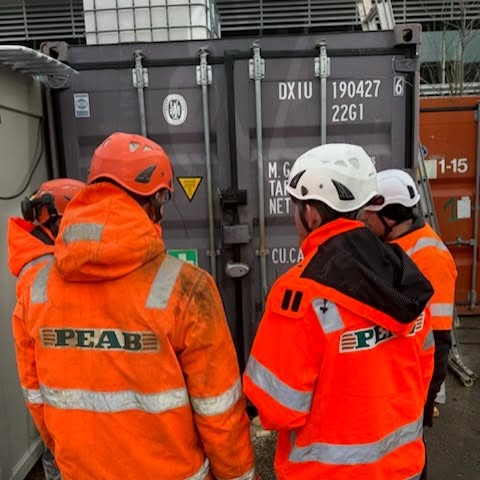 Nu testar även Peab & Lambertsson säkerhetslåset Blackstone Cube på en av sina containrar! 🔐🚧
Stort tack för möjligheten och förtroendet, Karl-Henrik Karlsson.
Ser fram emot att följa resultatet och fortsätta utveckla smarta, säkra lösningar tillsammans.