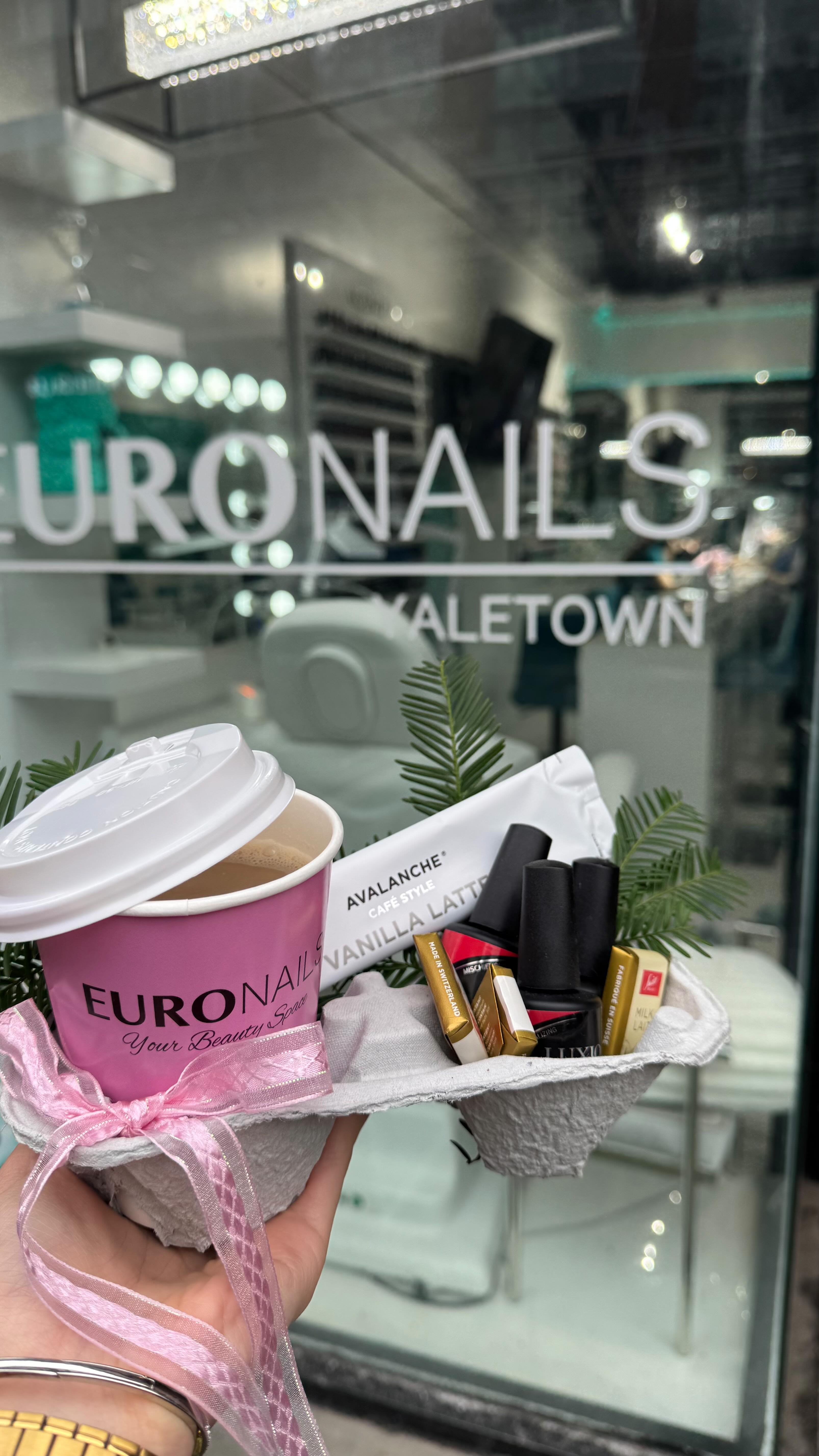 Exciting news ! Our drink menu just got sweeter with new seasonal options 🤭❄️🎄
Coffee:
• vanilla latte • caramel latte • mochaccino
Tea :
• apple cinnamon vanilla black tea
Let us know which one is going to be your favourite this season 💗🤭
Let’s meet at EuroNails for a cup of the seasonal drink !