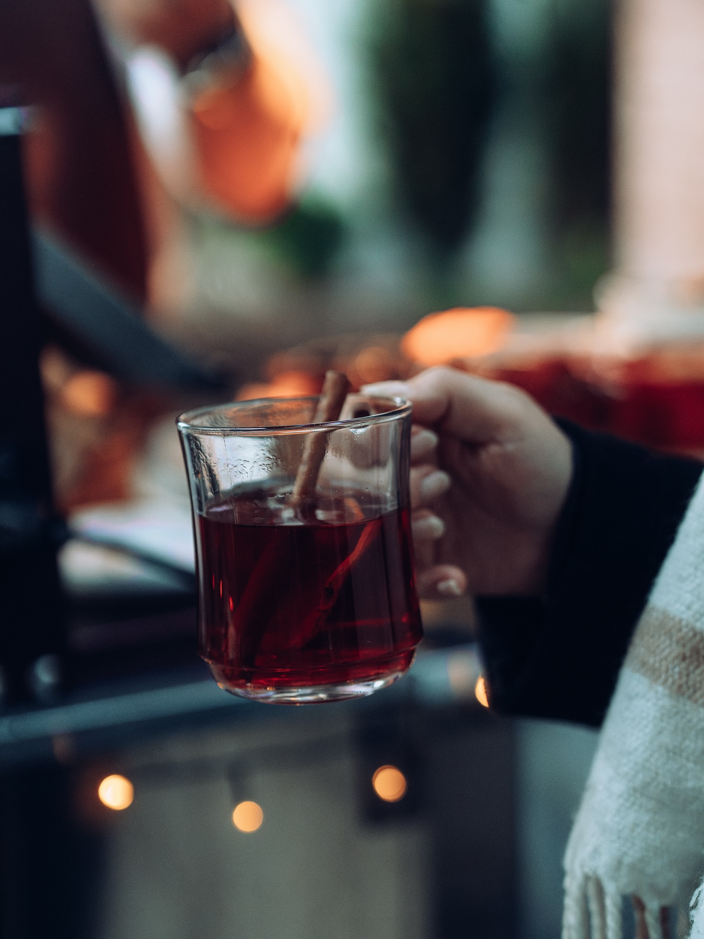 There’s something truly magical about winter nights above the city. At Aurora Rooftop Bar, punch season brings cozy vibes, stunning panoramas, and drinks that warm the soul. ❄️✨
#AuroraRooftop #PunchSeason #WinterVibes #citylights