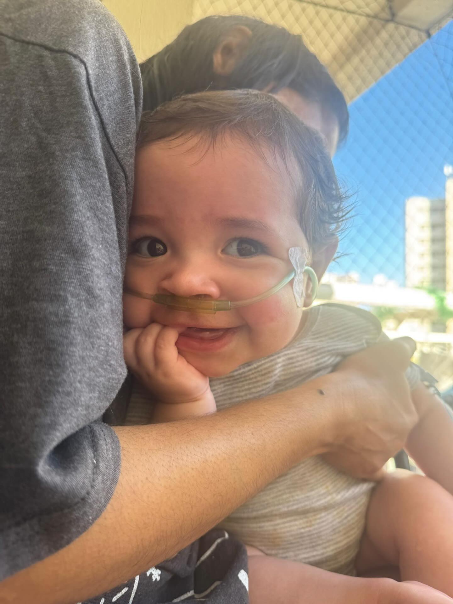 Este post é sobre fé
Fiz e refiz um textão, gosto de profundidade e é difícil falar de fé sem narrar com riqueza de detalhes, porém, achei muita exposição, e me ative a mostrar para vocês o Menino mais forte e cheio de vida que é uma das minhas maiores alegrias de 2025: Gabriel 🩵
Shemá Israel Adonai Eloheinu, Adonai Echad
Ouve Israel o Senhor nosso Deus é o único Senhor