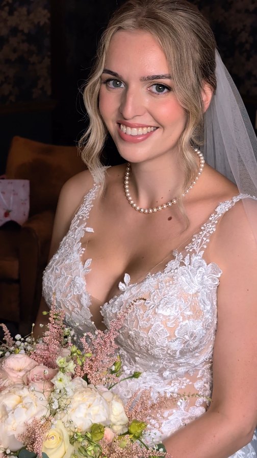 What is my signature makeup look?
Skin that looks like skin—just the most flawless, radiant version of you. My approach is all about creating that perfect balance: natural beauty enhanced with just the right touch of glam.
What makes this look special?
- A glowing, luminous complexion that photographs beautifully
- Flawless coverage that still feels like you
- Soft, romantic eyes that pop without being overdone
- The confidence that comes from looking like yourself, only elevated
Every bride deserves to feel stunning and comfortable on her wedding day. This timeless, elegant look ensures you'll love your photos just as much in 20 years as you do today.
Ready to look and feel like the most beautiful version of yourself? Let's create your perfect bridal look together 💕
#bridemakeup #bridalmakeup #bridemakeupartist