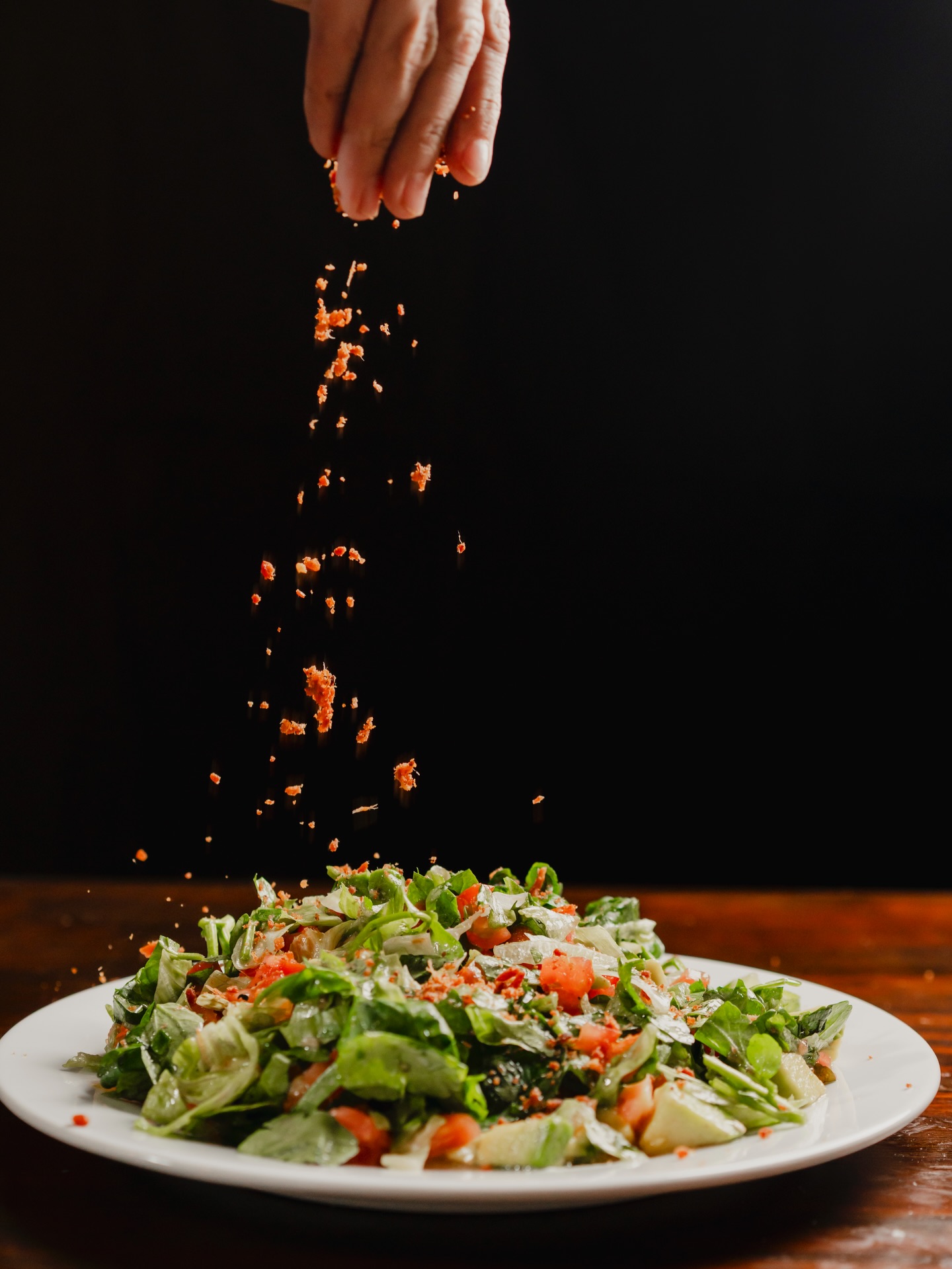 Ligera, elegante y con carácter. Así es la Ensalada Kojack, una de las más pedidas en Aranjuez🙌🏼🔥
.
.
.
#aranjuez #grupoAranjuez #AranjuezSteakHouse #madrid #planesmadrid #restaurantesmadrid #restaurantegallego #comerenmadrid #cenarmadrid #bernabeumadrid #carnegallega #restaurantedecarne #restaurantedecarneenmadrid #top10restaurantesmadrid #comidavenezolanamadrid
