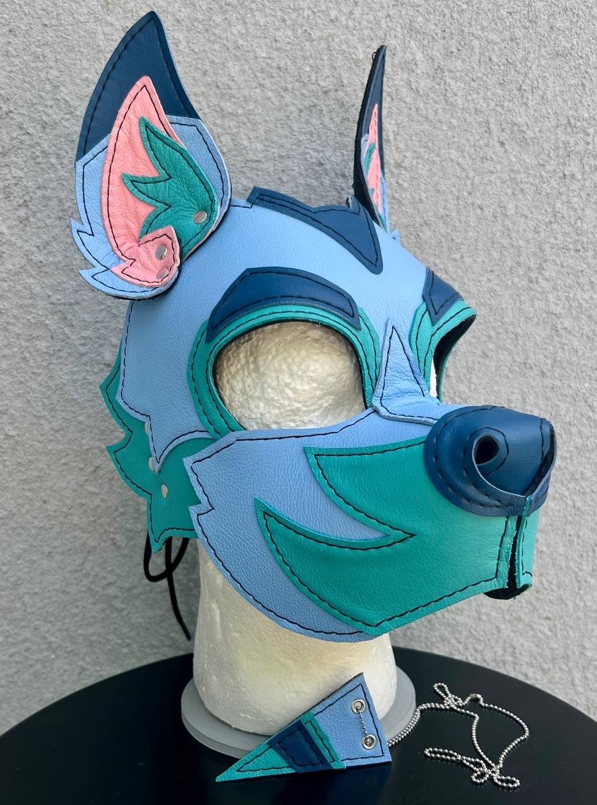 Partial custom Alien Dog hood and harness for Stitch!
www.scrapyardleather.com
#scrapyardleather #scrapyardlthr #puppiesofinstagram #puppyplay #pupplay #puppyplaycommunity #humanpup #lgbtq🌈 #humanpuppyplay #lgbtq #pups #puppyplaygear #puppyplaybdsm #puppyplaytime #petplay #humanpetplay #furries #furryfandom