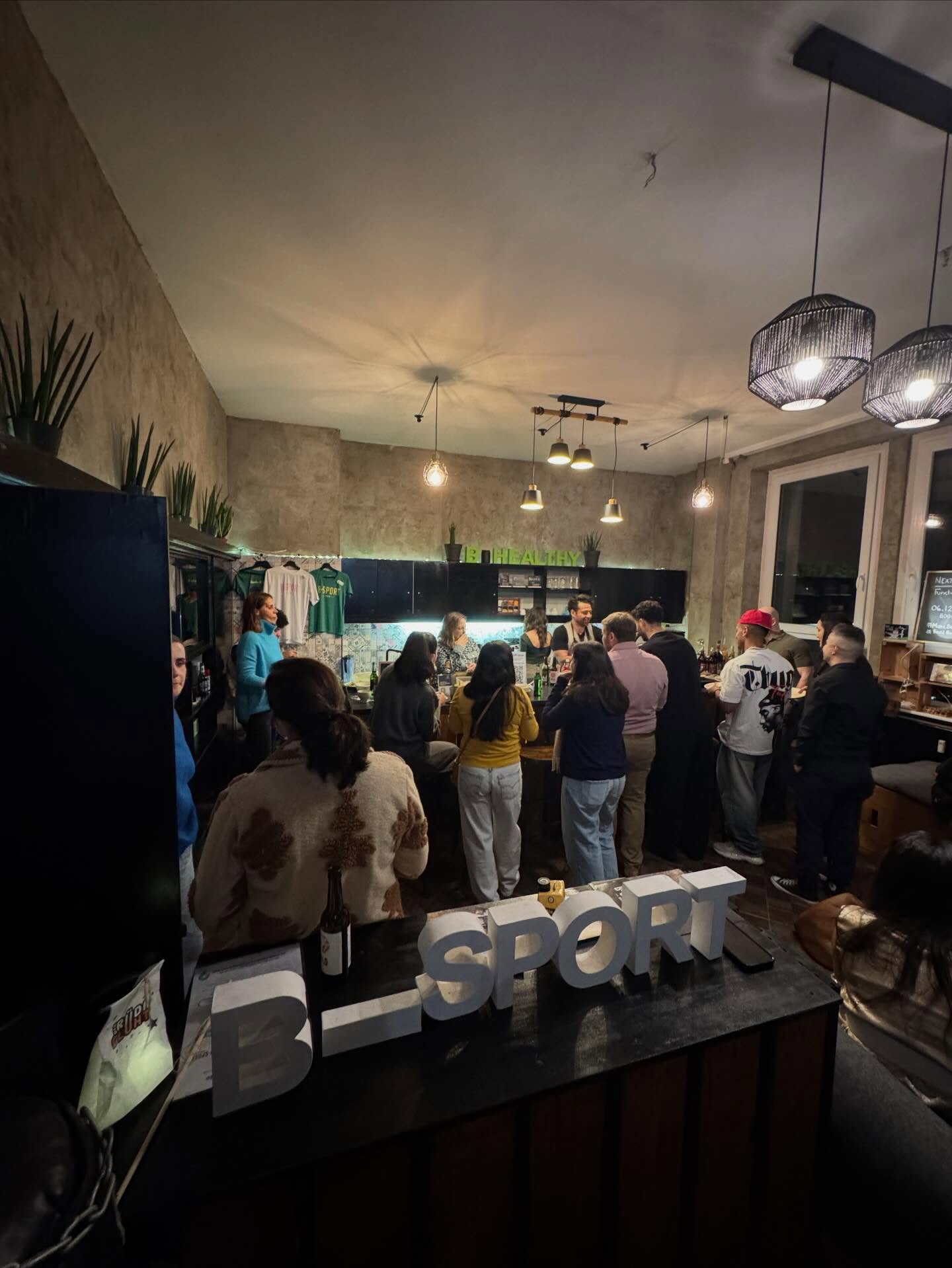 Thank you to everyone who spent this afternoon with us!
It was a true pleasure having you at the B-Healthy Bar in B-SPORT.
This is just the beginning of many more afternoons together — sharing, growing, being honest, and living the community spirit that has always defined us.
If you missed this beautiful gathering or couldn’t make it in time, stay tuned.
Make sure to sign up for our newsletter so you don’t miss the next round.
Up next: our Christmas Brunch.
But this time… you’ll only earn your breakfast if you conquer the challenge.
See you soon at B-SPORT.
Vamooos. 🔥💛