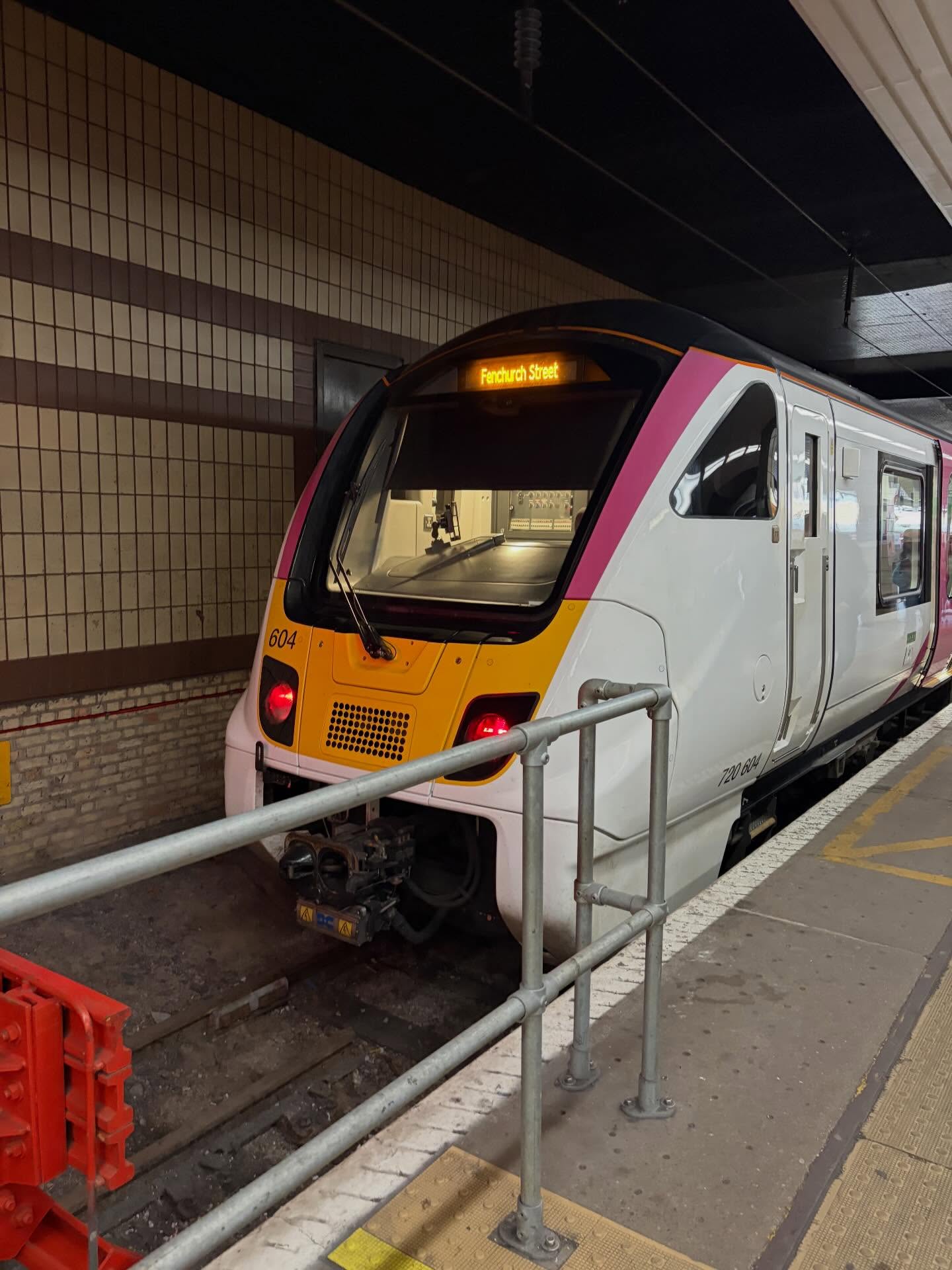 These are 2 photos of the trains my family took into London for a post-Xmas theatre trip involving my grandfather, mother and brother.
@monk2075 @mj8arrett @johnbarrett9316 #londonfenchurchstreet #c2c #class720 #class357electrostar #theatre