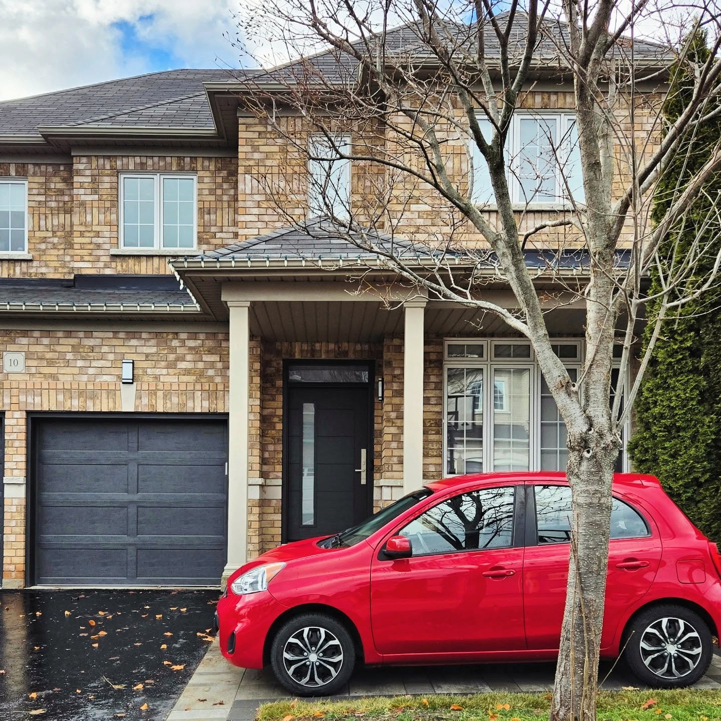 Be brave with your style. The right door has your back.
#FrontDoor #EntryDoor #HomeSecurity #CurbAppeal #EntryDoorsToronto