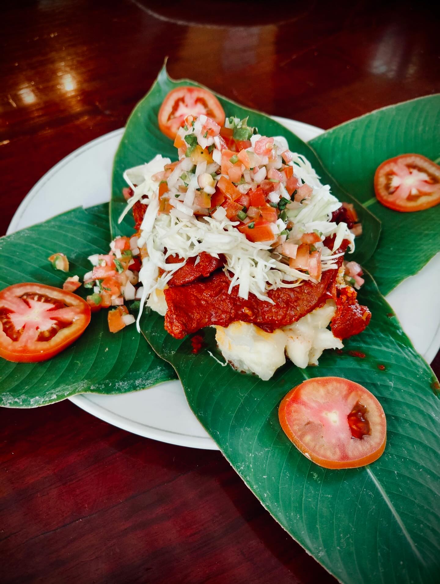 ¿Estás Listo para Decir: ‘Yo Cociné Eso’? 🔪
¡De Nicaragua para el mundo! Domina la técnica del Indio Viejo y el arte de hacer un Vigorón crujiente y perfecto. De la mano de chefs nicas, aprende a honrar nuestra tradición culinaria. ¿Qué Tienen en Común estos 3 Platos? 🧐
El mismo secreto de cocción que aprenderás en nuestra próxima clase magistral.(Aprende el ‘Cómo’ y el ‘Por Qué’ de cada mordida). 🇳🇮🐢