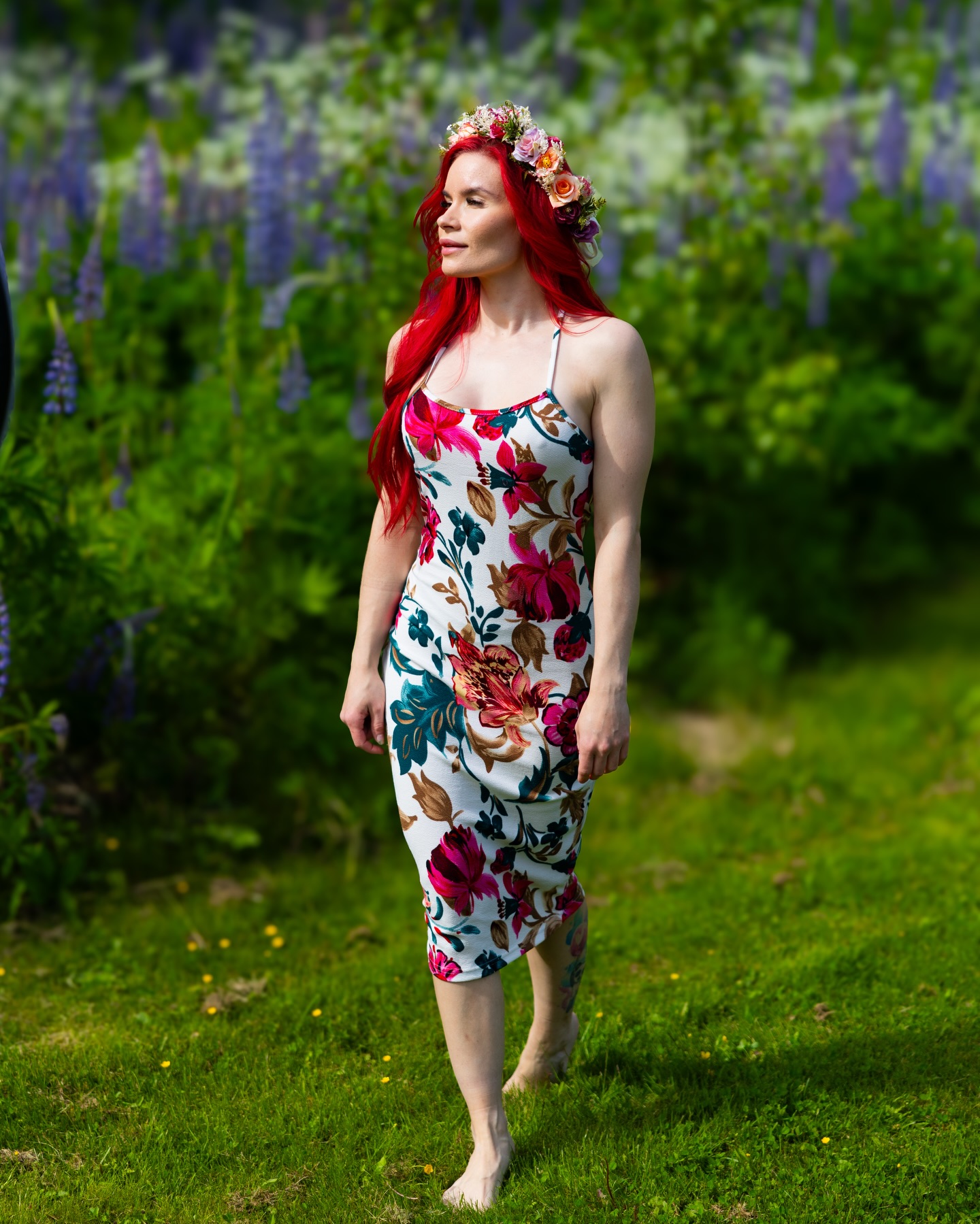 Meneekö Suomessa rasismi yli?
Mielestäni Miss Suomi - kohussa mentiin nyt pahasti metsään. @sarahdzafce kuva ymmärrettiin väärin, ja @missfinlandofficial - organisaatio somesta tulleen paineen takia päätti, että hänen on luovuttava kruunusta.
En hyväksy itsekkään selkeää rasismia, mutta mielestäni Suomessa mennään jo yli näiden juttujen kanssa. Uskon, että eniten ihan 100% suomalaiset loukkaantuivat, ei sellaiset kenellä on yhtään ulkomaalaistaustaa.
Lasten koulukirjoja katsellessa lähes jokaisessa kuvassa on nykyään tummaihoinen henkilö. TV:ssä tulevissa mainoksissa tämä on myös yleisempää.
➕Nykyään Disney elokuvissa on myös muutettu prinsessoja ja muita hahmoja tummaihoiseksi paineen takia! Tätä on perusteltu niin, että tummaihoisilla lapsilla pitää olla roolimalleja. Miksi eri värinen ei voi olla roolimalli?
Mua ei haittaa mikään muu kuin se, että olemassa olevia hahmoja väkisin muokataan. TEHKÄÄ UUSIA.
Mä ymmärrän sen, että halutaan tuoda ilmi monikulttuurisuutta, mutta mun mielestä se ei tarkoita sitä, että joka ikisessä asiasta tehdään överi ja eri kulttuuria tuodaan kokoajan ilmi ”väkisin”.
Saat olla eri mieltä tai samaa mieltä, whatever. 👉
#rasismi #misssuomi #kohu #suomi #suomalainen