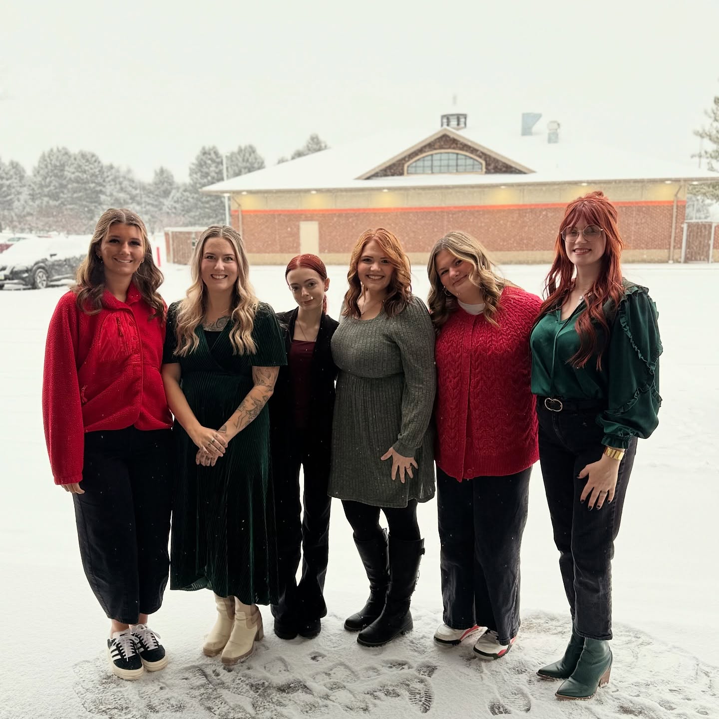 This season reminds us how special our community truly is.
From our hearts to yours — Merry Christmas from all of us at Neon Heart. 🎄🤍 Thank you for letting us be part of your lives this year.