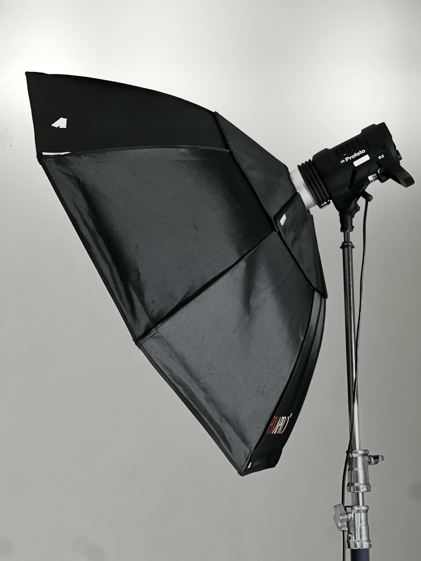 Have you had a chance to check out the equipment we’ve got available to hire at Niltoni Studios? We’ve got everything you need to bring your vision to life.
