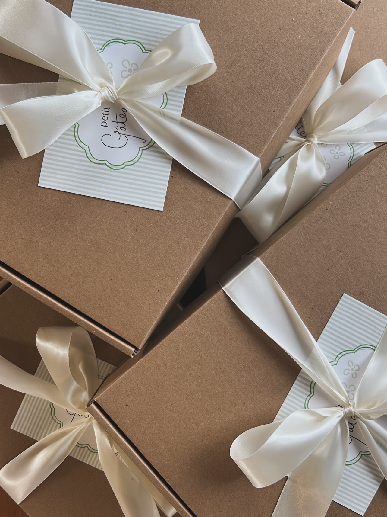 It was a very busy and fun cookie box today. Thank you for all your orders, hope you enjoy them as much as we enjoyed making them!!