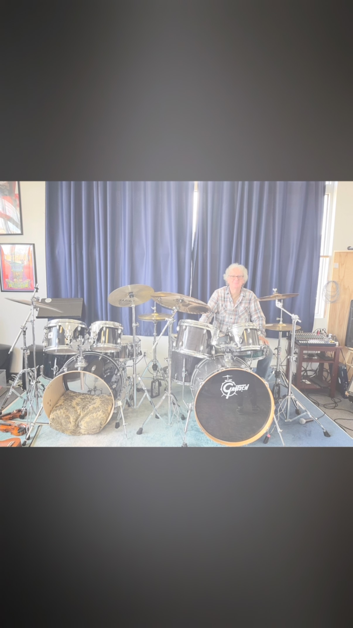 Thank you to Steve and @the.music.collective for hosting Brooke and MJ's Kindergarteners. This class is investigating music and musical instruments and couldn't have asked for a better place to learn through hands-on exploration. We can't wait to see how these friends bring their new knowledge back into the classroom and use it as the foundation for further inquiry and learning🎼🎸🥁🎵🎸🎹🎻🎵#
**********************************
#LCDS
#LearningCommunityDaySchool
#PlayBasedLearning
#Preschool
#WestportCT
#FairfieldCounty
#EmergentCurriculum
#GrowingLifeLongLearners
#ProjectApproach
#SiteVisits
#CommunityPartnerships
#SocialEmotionalLearning
#CommunityBuilding
#PreschoolScience