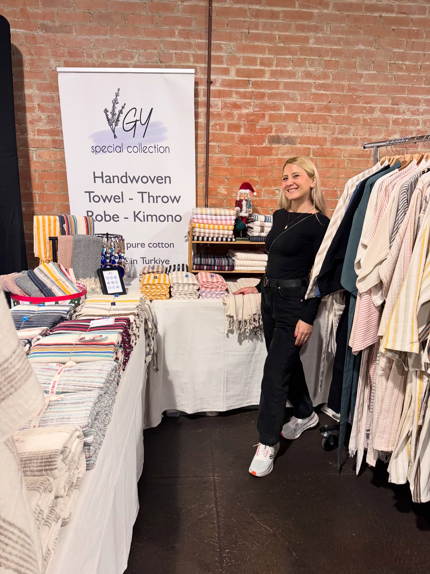 What began as a small journey with a few handwoven pieces
has grown into a warm and wonderful family thanks to your support. Every kind message, visit, and purchase
continues to help this story grow.🙏🏻
Thank you all from the heart. 🤍
Happy Thanksgiving!🌸
#happythanksgivng #grateful #smallbuisness #thankyou