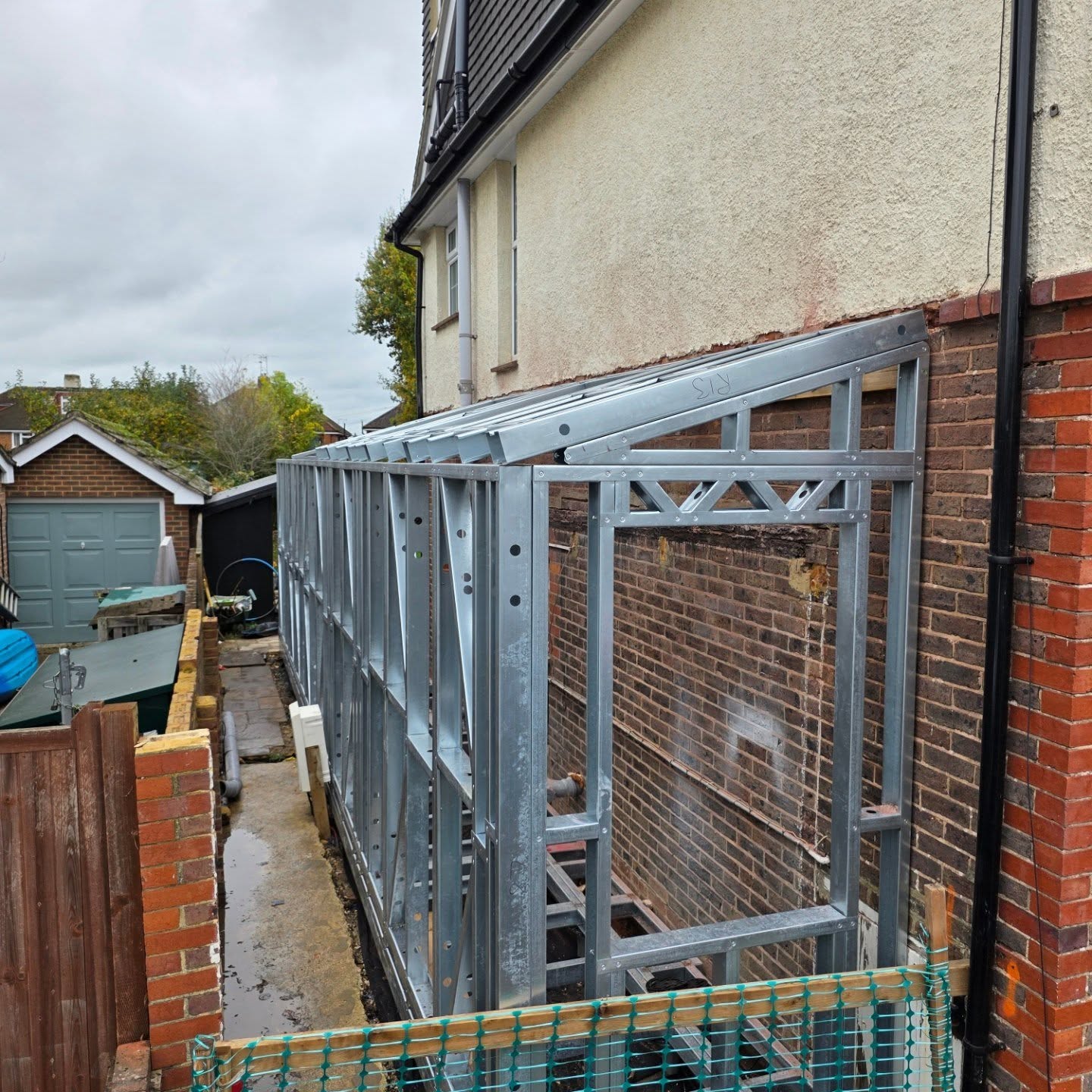 Behind every Frametek extension is a steel frame engineered for strength and longevity.
It’s what you don’t see that makes all the difference.
#SteelFrameExtension #Frametek