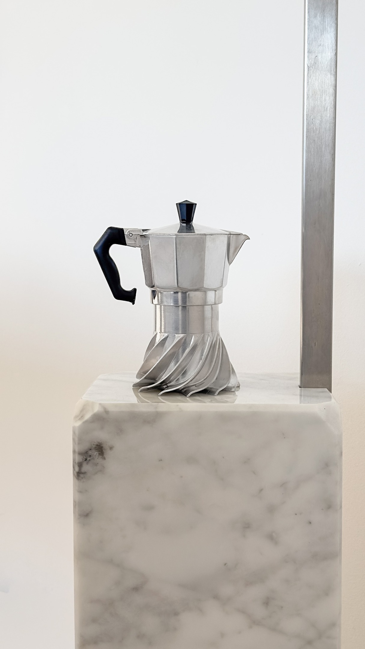 TURBO MOKA vs CLASSIC MOKA
We’ve run this test hundreds of times.
Different days, different flames, different conditions…
But the result? Always the same.
Turbo Moka finishes in half the time and uses up to 50% less gas than a classic moka pot.
Because for us, it’s not about racing the clock — it’s about brewing smarter.
Shop Turbo Moka now on our online store and put it to the test yourself!
#TurboMoka #ItalianDesign #Caffettiera #MokaPot #MadeinItaly