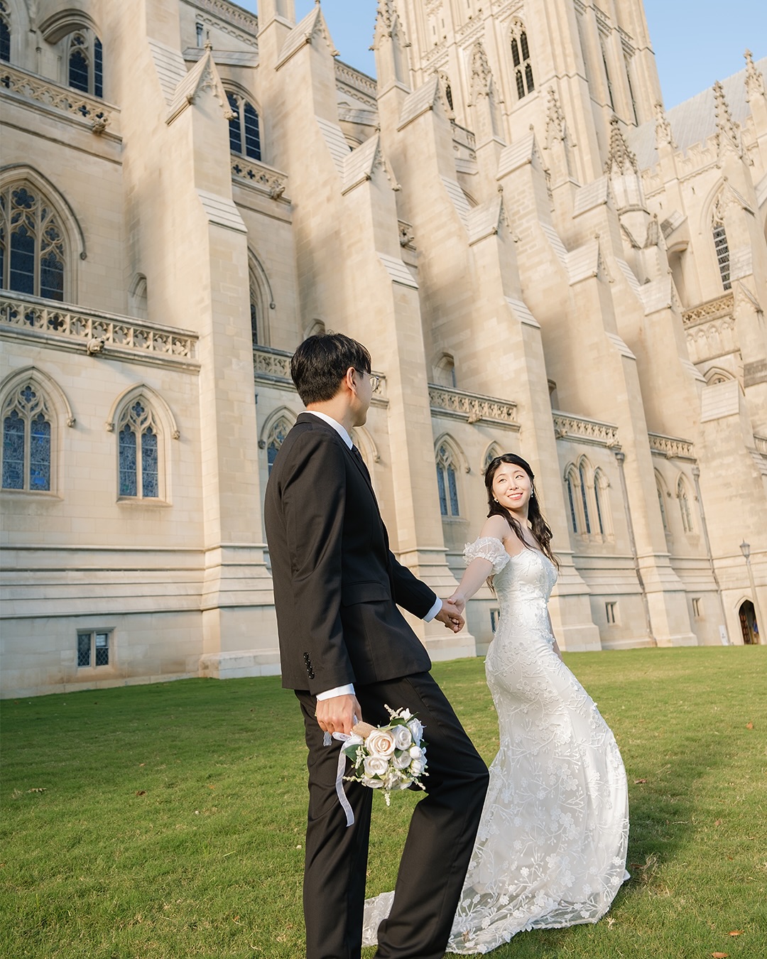 Captured across Washington, DC โ natural light, gentle movement, and a connection that stays true in every moment. ๐ธ๐๏ธ
Photo: @slpofficial @slp_silver_lining_productions
Video: @silver_lining_wedding
#๋์จ์ค๋
#๋์จ์จ๋ฉ #dcengagementphotographer