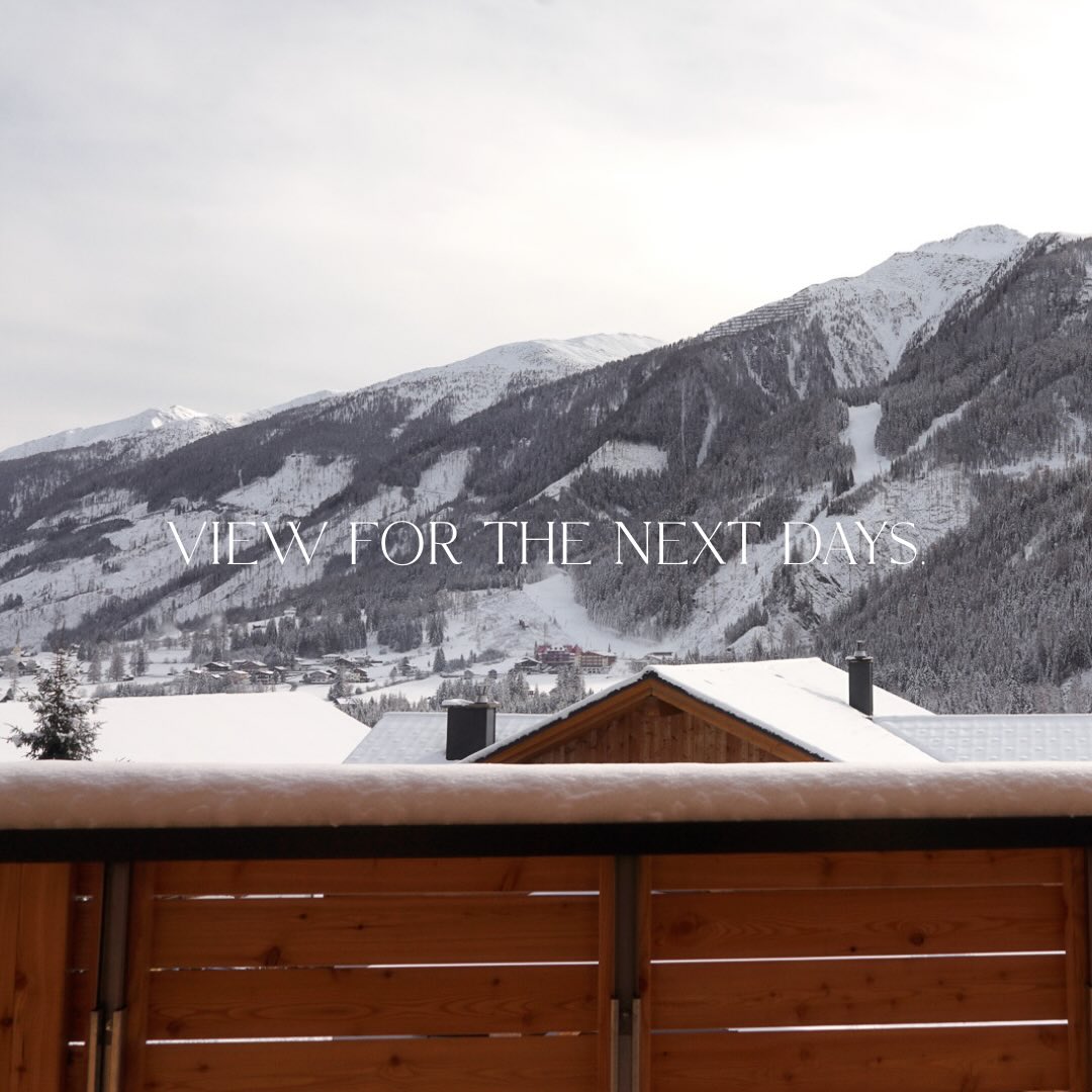 Panoramaview zum Verlieben - ob beim ersten Kaffee am Morgen oder beim Glas Wein zum Sonnenuntergang. Willkommen in unserem Chalet.✨🌄