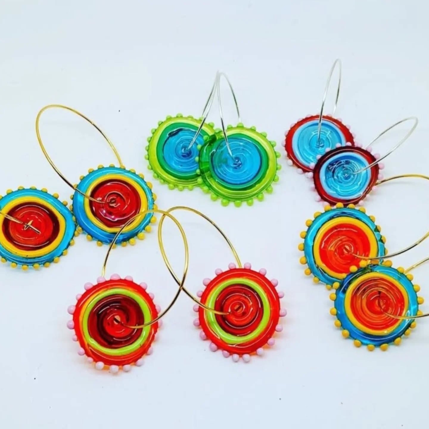 L'univers de @atelier_benou_perles à découvrir à la galerie les Souliers rouges à Clisson
#verre #artisteverrier #galerielessouliersrouges