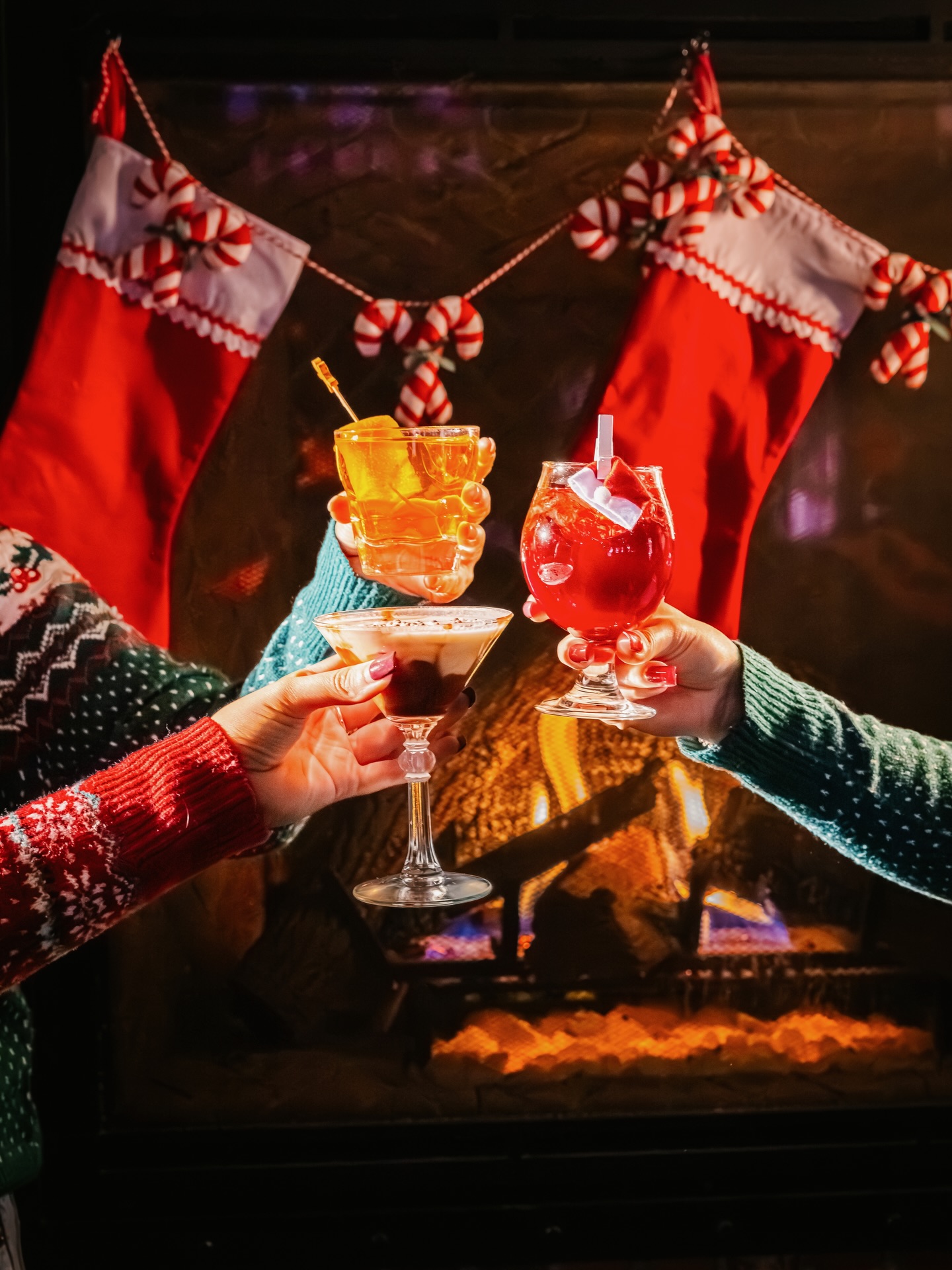 sip, snap, & spread some holiday cheer 🎄🍸$15 festive cocktails — $1 from each supports w....