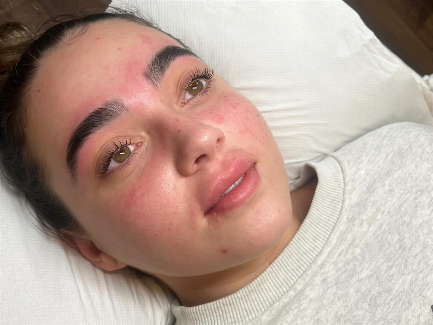 Lashes and brows like this? What more could a girl want for Christmas? 🎄
Vouchers available 🫶🏽