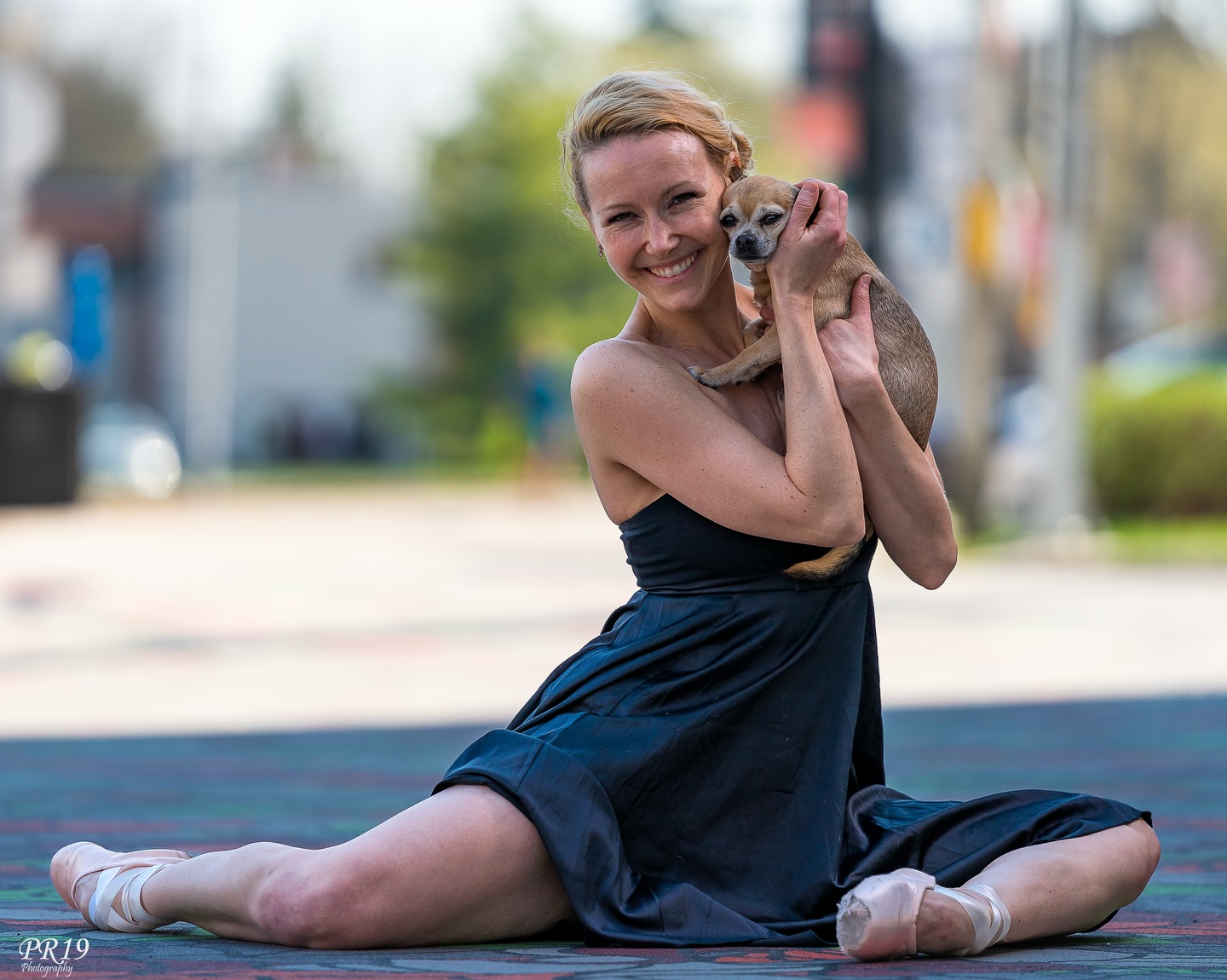PUP: Happy Birthday Cooper! Our unplanned dance will always have my heart. I WOOF you, birthday pup!
🎉
Thank you @pr19_photos for capturing this precious moment!
#ballet #chihuahua #teacupchihuahua #pointe #dance #street #streetballet #happiness #dancepartner #dancersanddogs #photography #birthday #birthdaypup
