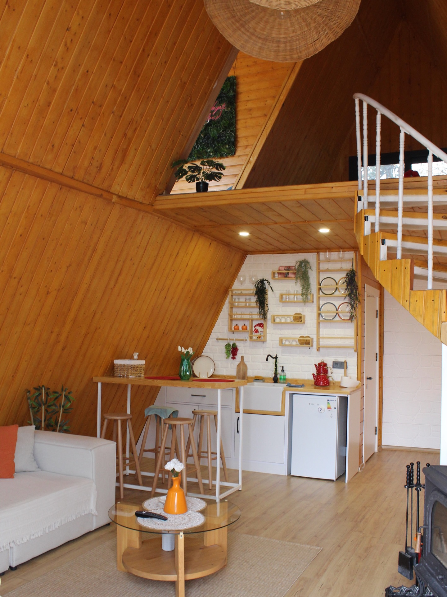 Sıcak, sakin ve tam da ihtiyacın olan yer.💫🧺🪴
Detaylı bilgi ve rezervasyon için bize Dm atabilir veya 0545 672 95 00 numaramısından arayabilirsiniz🤍🌸🍃
#bungalov #bungalovevleri #bungalows #bungalovtatili #mersinbungalov #bungalows