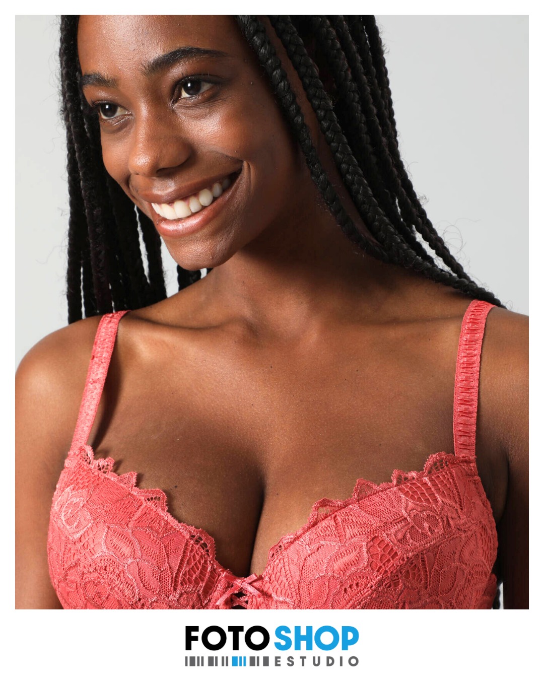 Donde la moda inspira y la imagen enamora
#FotoShopEstudio #BellezaReal #FotografiaModa #RetratoFemenino #EstudioFotografico #ArteVisual #ModaChile #EcommerceChile #creativestudio