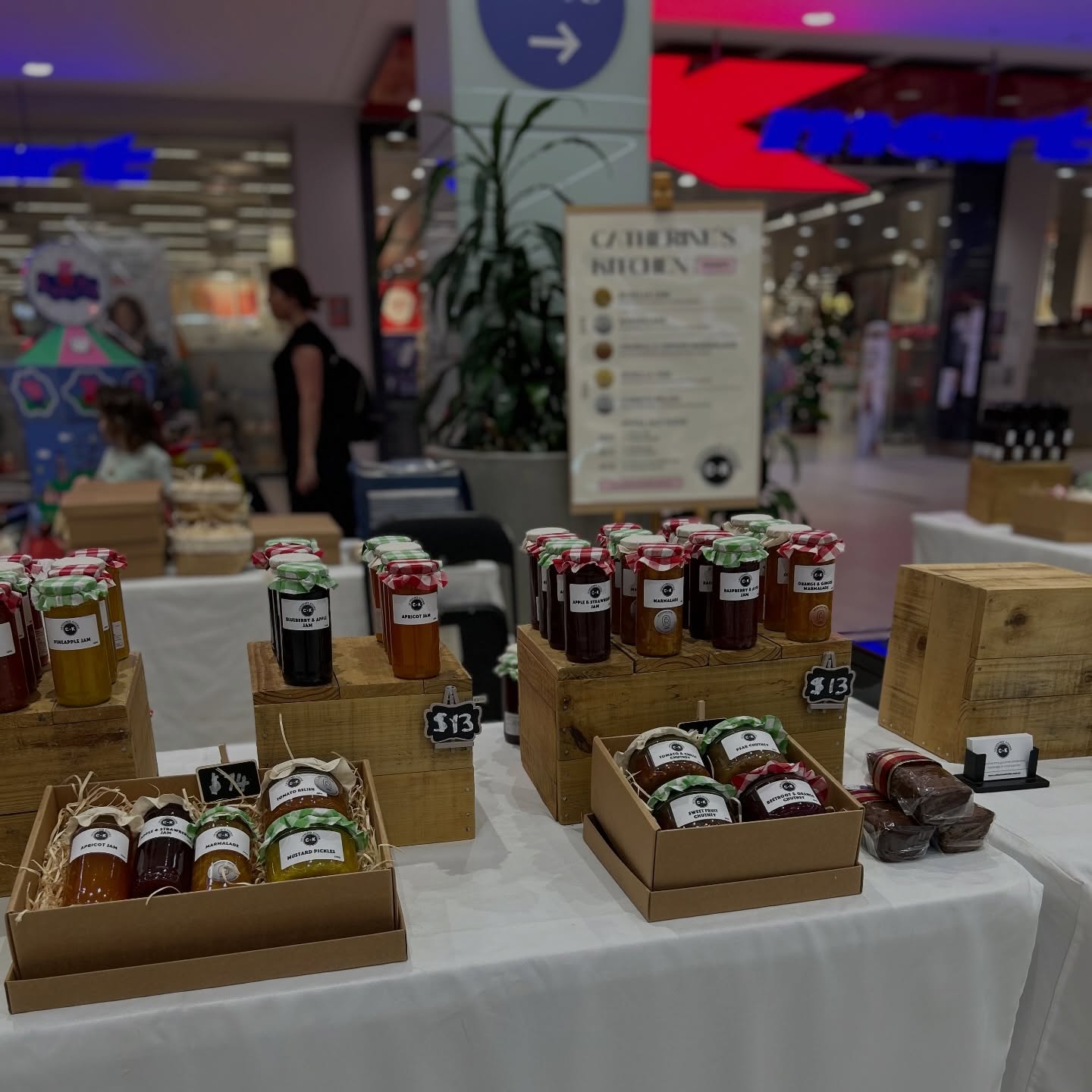 @indooroopillyshopping 🎄🎅🏼🎁
All ready to go!! Pop-up is outside Kmart every day leading up to Christmas *pending stocks last! I have a limited range of cakes, perfect to gift, or to save for the day!
I’ll be trading usual centre hours:
Monday-Wednesday & Friday 9am-5:30pm
Thursday 9am-7pm
Saturday 9am-5pm
Sunday 10am-4pm
