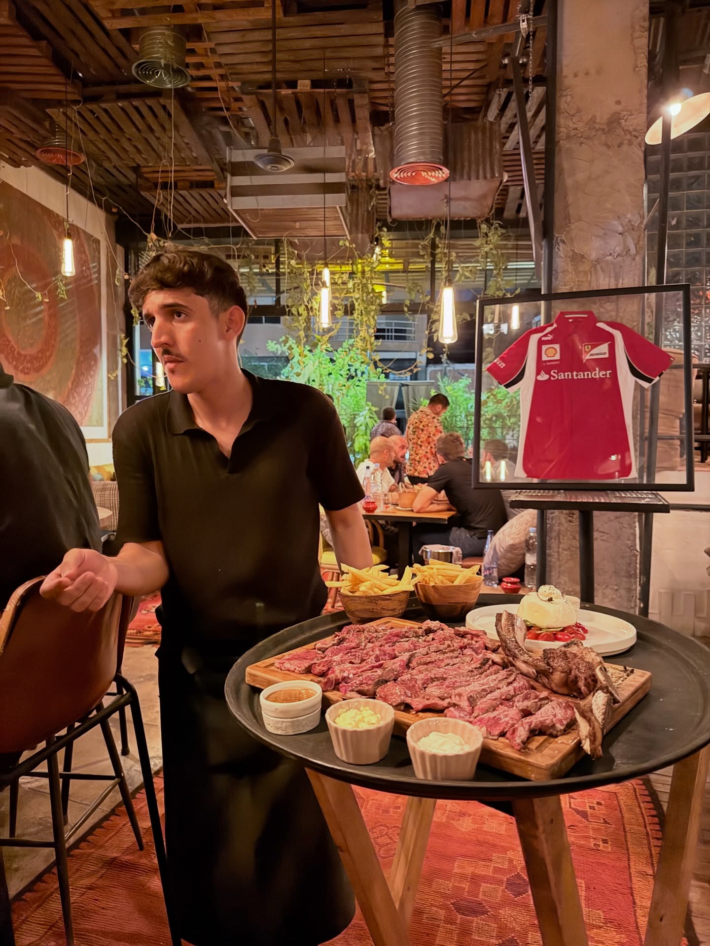 Un plat de partage et de bons vivants, la côte de bœuf à déguster sans modération ! 🥩 #restaurantmarrakech #marrakeshrestaurant #marrakech #marrakesh #frenchfood #beef #finefood #restaurantfrancais