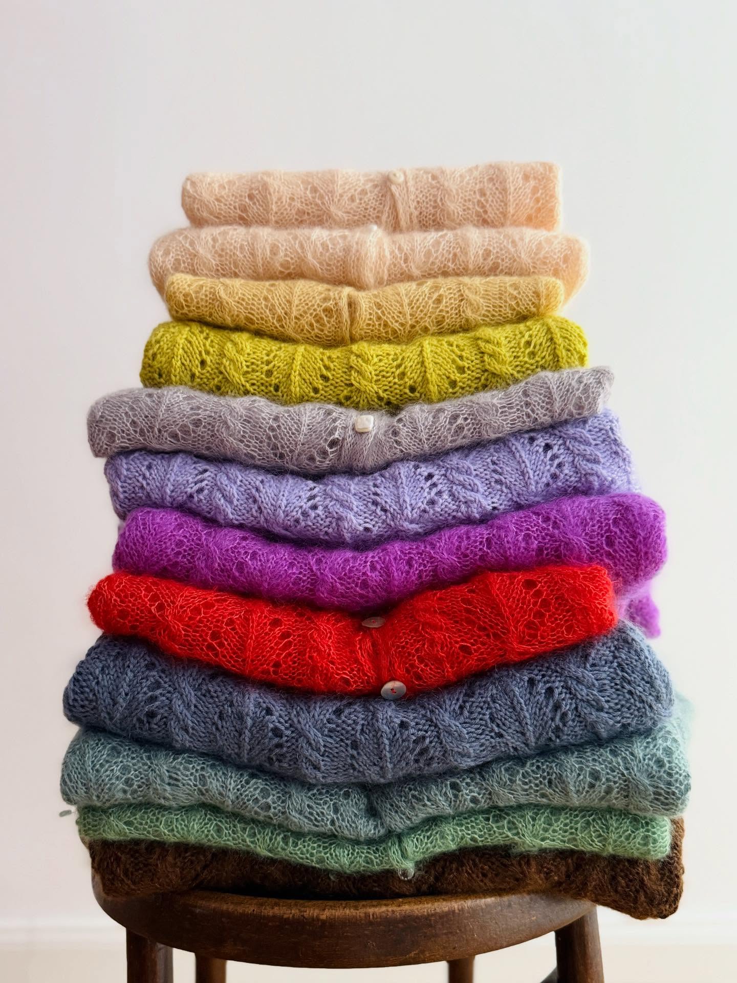 Let’s knit a rainbow together 🌈 ❤️
.
Last weekend, my local test knitting group came by for a visit in their versions of the #gerardinacardigan - and I was close to cry with joy as EVERY test knitter looked amazing in her cardigan. Every single version. In every color. On every body.
Unfortunately not all are living here and so they weren’t able to come by, so they are not pictured here, but their versions turned out to be gorgeous as well ❤️ Seeing a design in real life - and seeing that it worked out for all sizes as intended - is the most special feeling as a knitwear designer 🥰😍
.
.
.
.
Pattern by me - Gerardina Cardigan - and available now in German and in English on my website and Ravelry ☀️
.
Yarn: Mohair Bliss by @pascuali_official
.
Advertising
.
#knitting #knittingaddict #knittinglove #knittersofinstagram #knitstagram #knitspiration #knittinginspiration #iloveknitting #knitknitknit #imakemyownclothes #handmadefashion #slowfashion #mohairknit #mohair #stricken #strickenmachtglücklich #knitter #diy #knittingismyyoga #strikk #egostrikk #strikkedilla #strikkeinspo #tricoter #tricotaddict #tejido