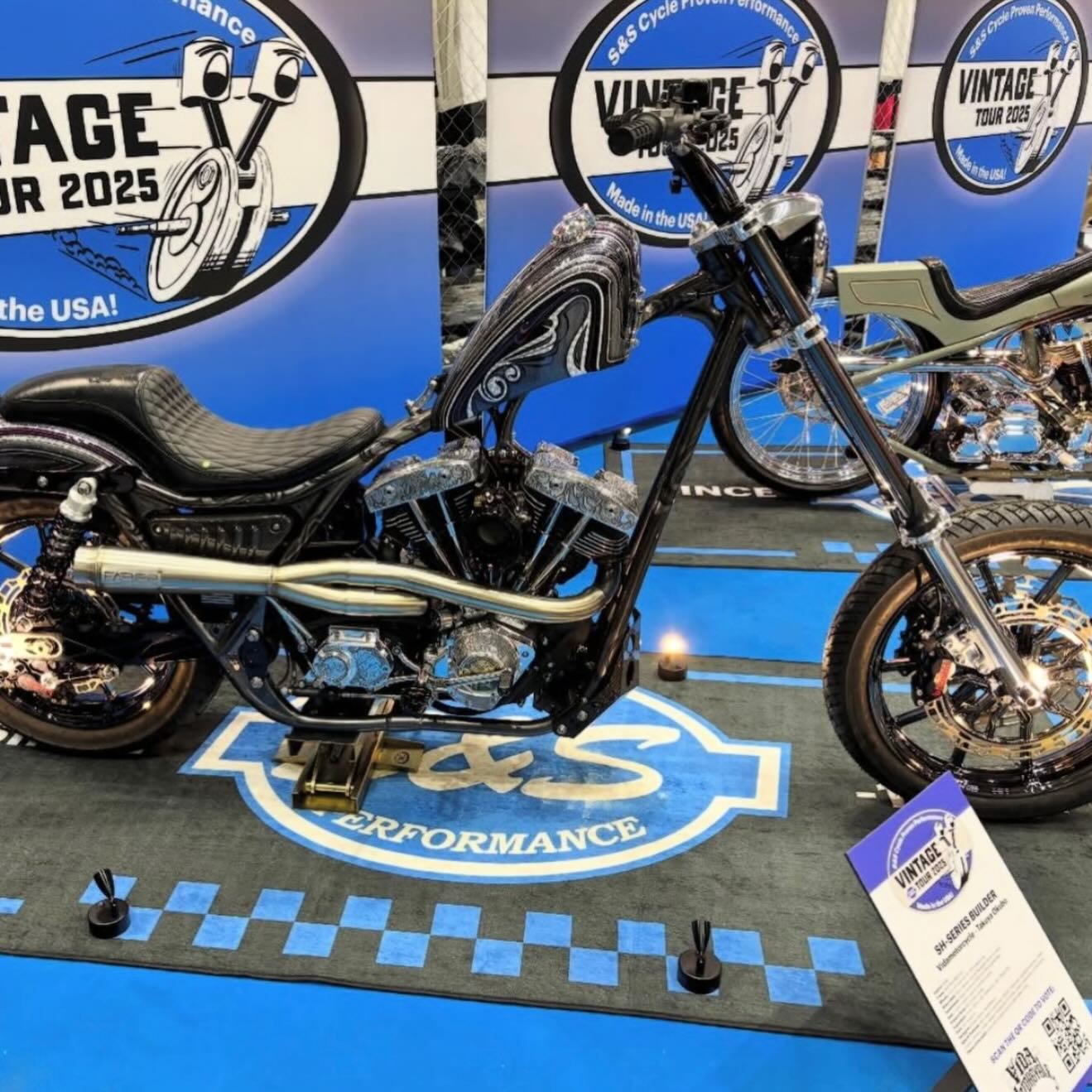 🔥🔥🔥 Killer work on this FXR as always by @vidamotorcycle running DMR carbon fiber louvered side covers. Thank you for your business and support! DeathMetalRacing.com