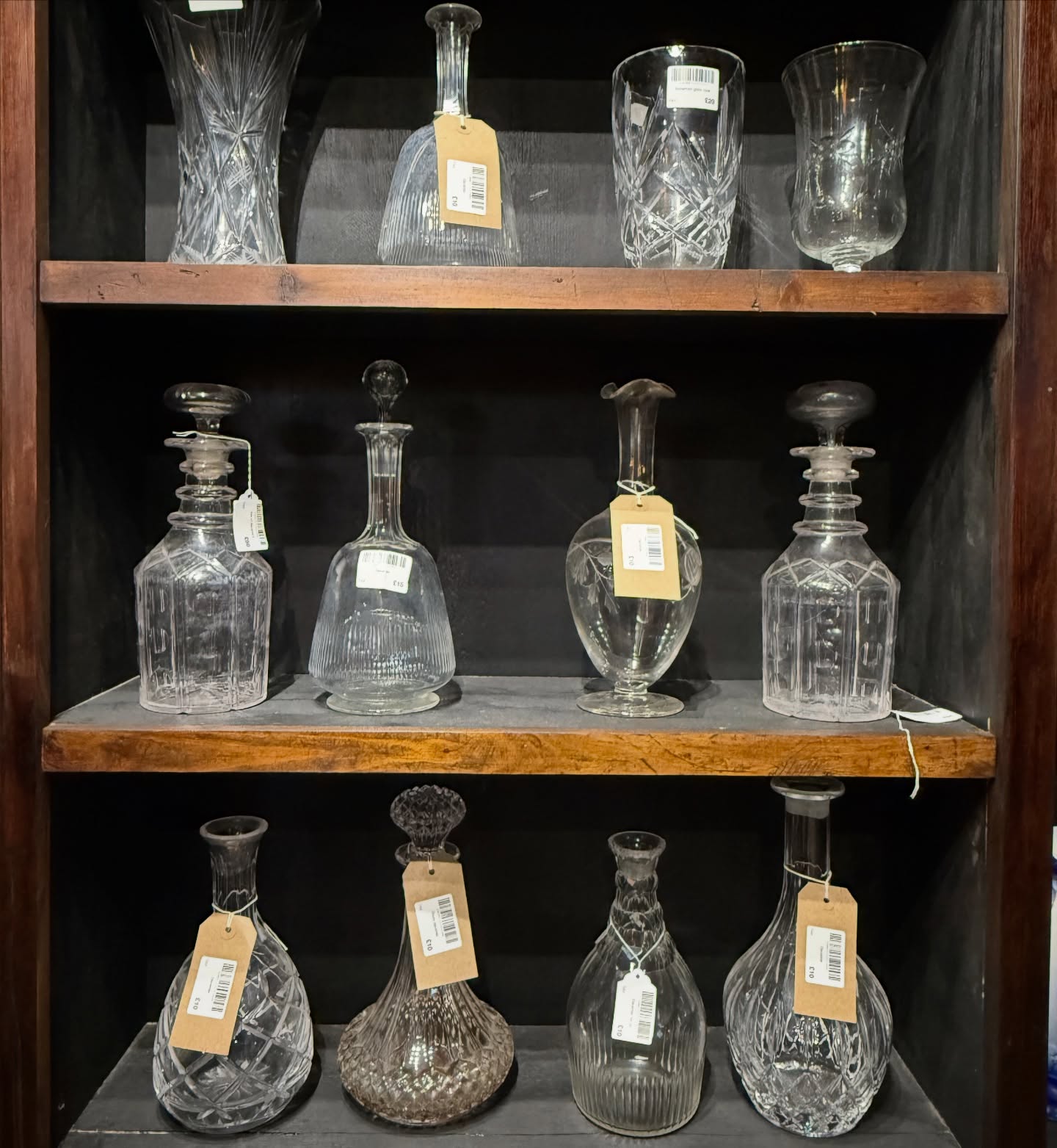 Everything you need for a great Christmas ✨
From elegant decanters and beautiful cut glasses to delicate candlesticks and stylish wine coolers. These collections from our dealers are perfect for festive entertaining and thoughtful gifting.
Set the table, pour the drinks, light the candles — and let Christmas begin!
www.theantiquevillage.co.uk
#TheAntiqueVillage #festivegifts #AntiquesAndVintage #VintageFinds
#cutglass #wineglasses #TimelessStyle
#ChristmasGifts #FestiveFinds
#ShopLocal #IndependentRetail
#AntiqueLovers #christmas #christmasgiftideas