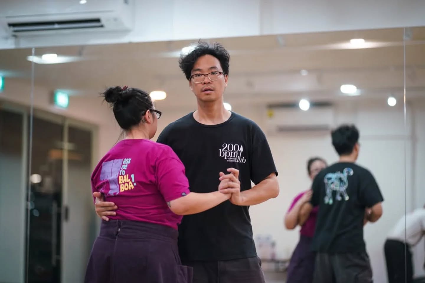 Showcasing 2 out of 4 of our Balboa tees!
Go check it out on our website!
Link in bio โฌ๏ธ
#balboa #balboadance #swingdance #lindyhop #dance