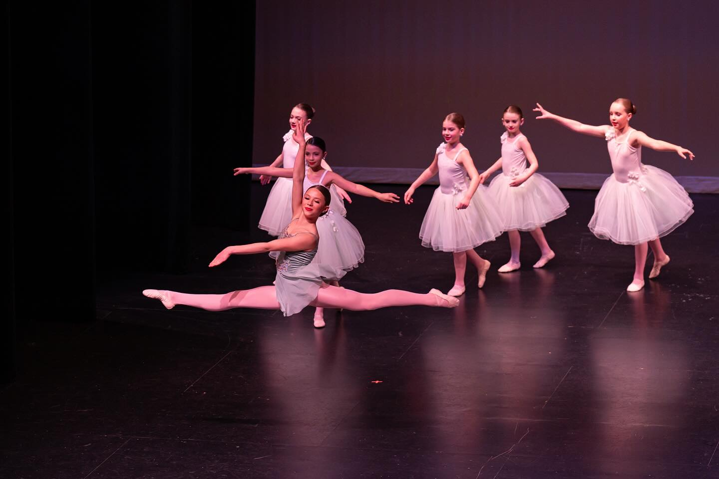 Our dancers truly shined on stage today! Thank you to everybody who made our Winter Showcase so special! ❄️
Check out these amazing photos from the talented @fleckoflight 📸