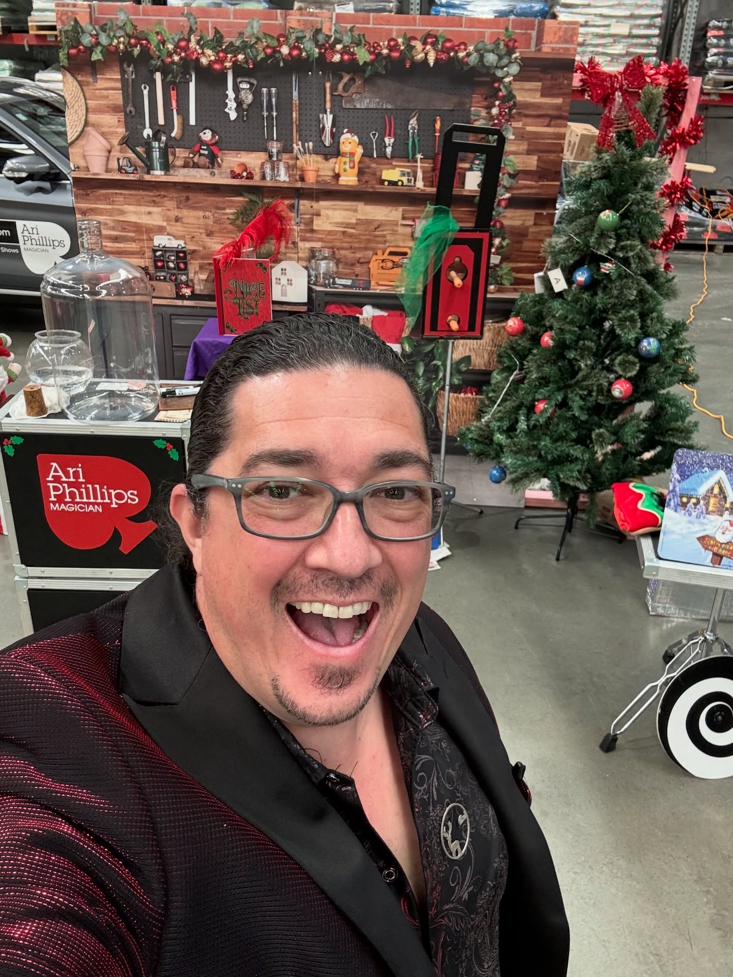 It’s been an incredibly busy week performing my Christmas magic shows! This time of year is always full-on, with gigs throughout the week, weekend shows, and our residency at the Sky Tower keeping us on our toes. Hard to believe we’ve only been back in New Zealand for just over six months.
I’m excited for what’s ahead. What I love most is getting to perform for so many different audiences—families, kids’ parties, Christmas events, corporate celebrations, and more. I feel genuinely privileged to bring a bit of wonder and put smiles on the faces of so many amazing people. We truly love our art, and we’re so grateful to call this our job.