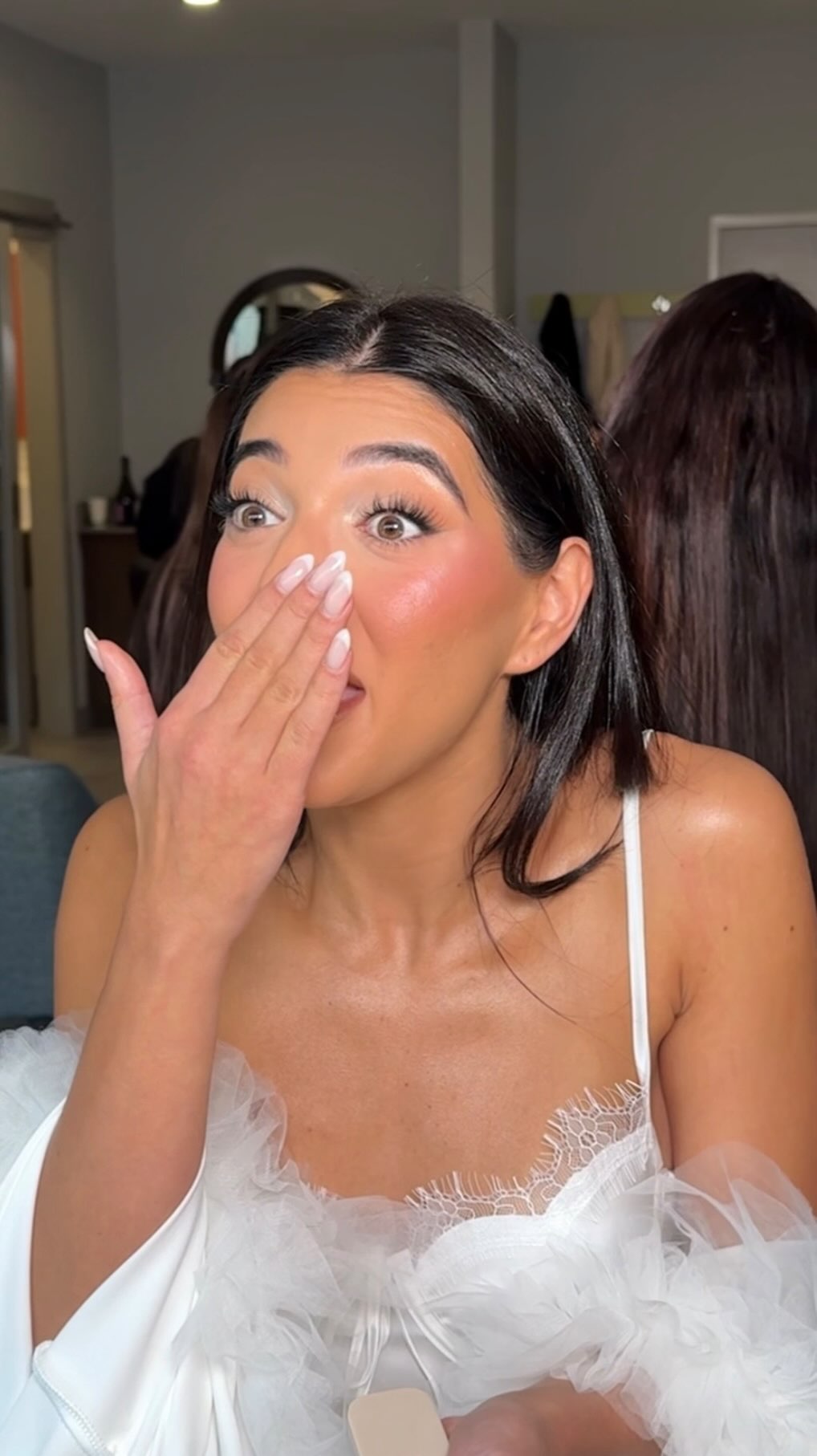 A tale as old as time! Natural requested at the trial ā”ļø glam requested on the wedding day.
If youāve gone to your trial appointment and asked for light and natural, then realized it wasnāt the results you were looking for, join the party! Hereās your reminder that you may need to ask for a lot more than you may think.
And a quick wedding morning chat is sometimes all it takes šŖš«
LINK IN BIO FOR ALL BRIDAL INQUIRIES & SPECIAL EVENT APPOINTMENTS
#longislandmakeupartist #longislandbride #longislandbridalmakeupartist #longislandmakeupandhair #weddingday #newyorkmakeupartist #bridalmakeup #weddingideas #makeupideas #bride #weddingtips #makeuptips #weddinginspo #makeupinspo #destinationmakeupartist #northforklongisland #montauk #montaukmakeupartist #makeuptutorial #bronzeymakeup #naturalmakeup #glowymakeup #larkfieldmanor
Long Island Makeup Artist Long Island Wedding Makeup Long Island Bridal Makeup
New York Bride to be