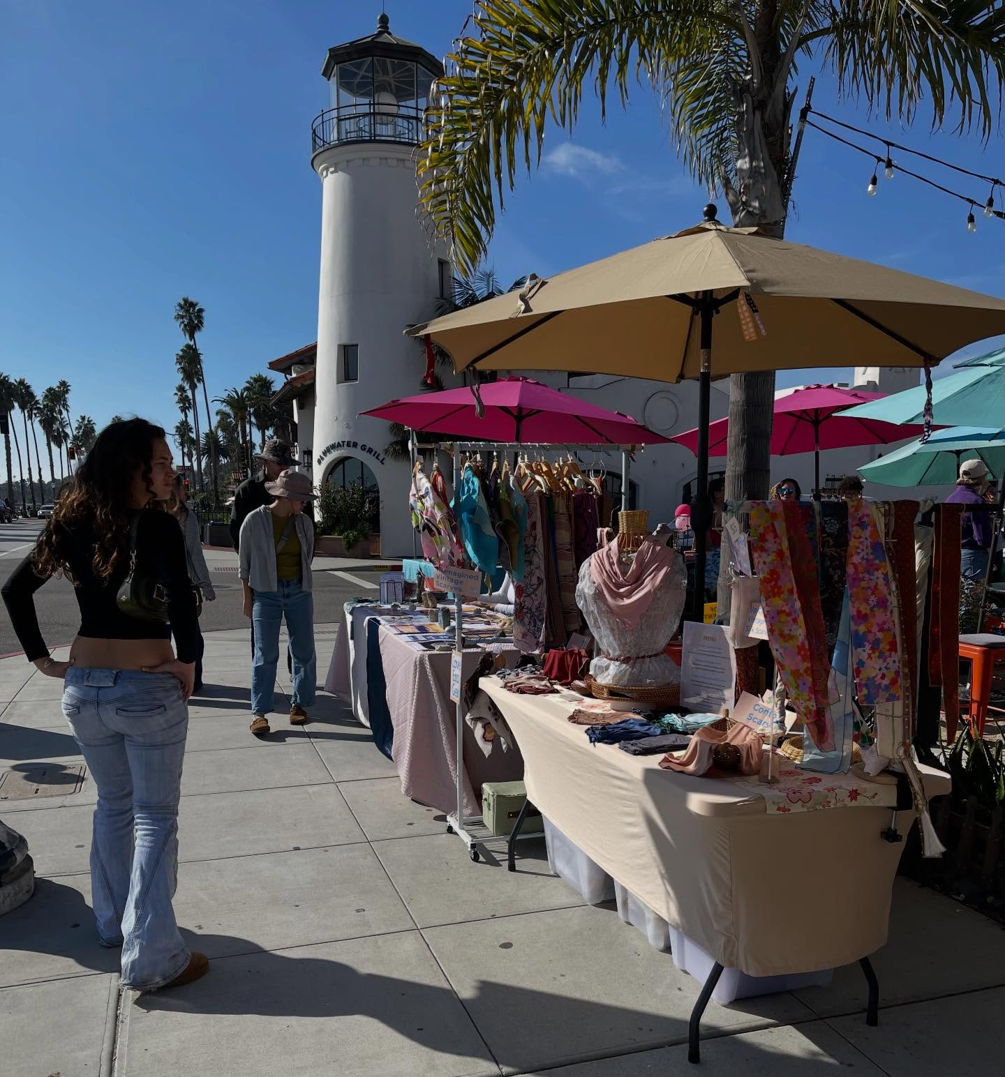 🌴 Beachside Shopping
Stop by … Beautiful day @ Beachside Babes Market - Sun., Nov. 30 - 10 AM to 4 PM
#CoveEcoGear #ContourScarf #CraftedInCalifornia #SantaBarbaraCreatives #CreativeCoast #CoastalCreativity #MakerCulture #SantaBarbaraMakers #SantaBarbaraStyle
#BeachsideBabesMarket