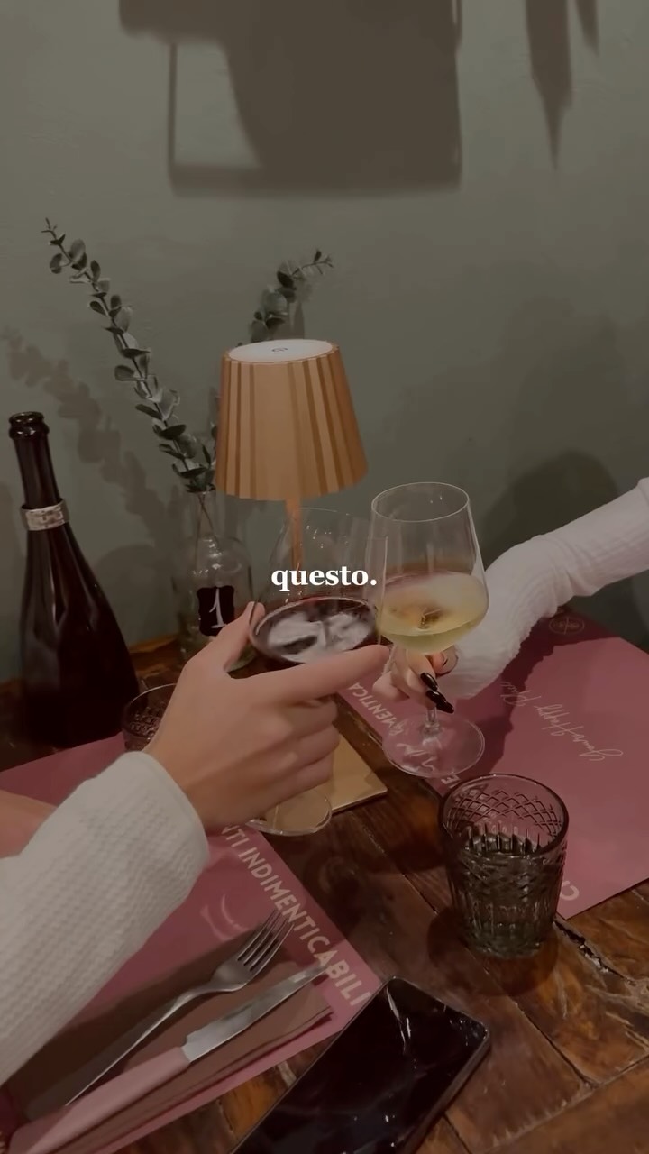A volte la felicità è semplice: una persona speciale, un buon calice di vino e i sapori che ti fanno sentire a casa🫂🍷🏡 Piazza Margherita, creiamo momenti indimenticabili ✨❤️ #piazzamargherita #senzaglutine #glutenfree #cenadicoppia #dinnercouple