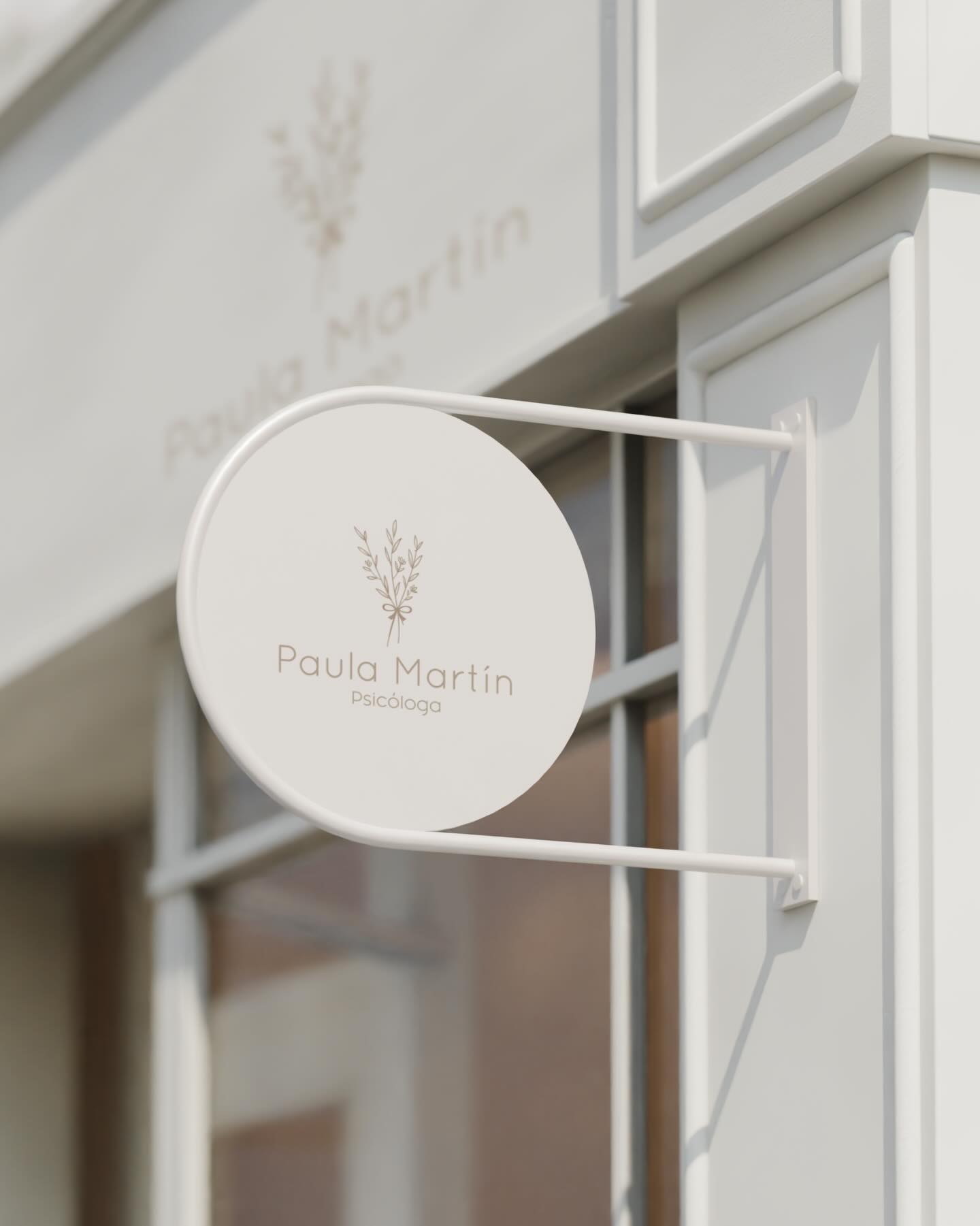 Este proyecto nació del deseo de transformar la atención de @paulamartin.psicologa en una experiencia aún más especial. El ramo de flores representa ese gesto de cariño, ofrecido a las pacientes como símbolo de feminidad, belleza y renacimiento.
Las flores hablan sin palabras y, aquí, ellas traducen cuidado, sensibilidad y la fuerza de ser mujer 🌸🇪🇸
#IdentidadVisual #Psicologia #DesignQueConecta #IdentidadeVisualComAlma #BrandingParaPsicologos#DesignParaTerapeutas #PsicologiaHolística #SimbologiaEspiritual #DesignComSignificado #psicologas #psicologasportugual #psicologasespana #terapeutas #marketingparapsicologos #PsicologiaComPropósito #empreendedorismoparapsicologos #designgrafico #disenadoragrafica #MarketingParaTerapeutas #DesignParaSaúdeMental #DiseñoParaPsicólogos
