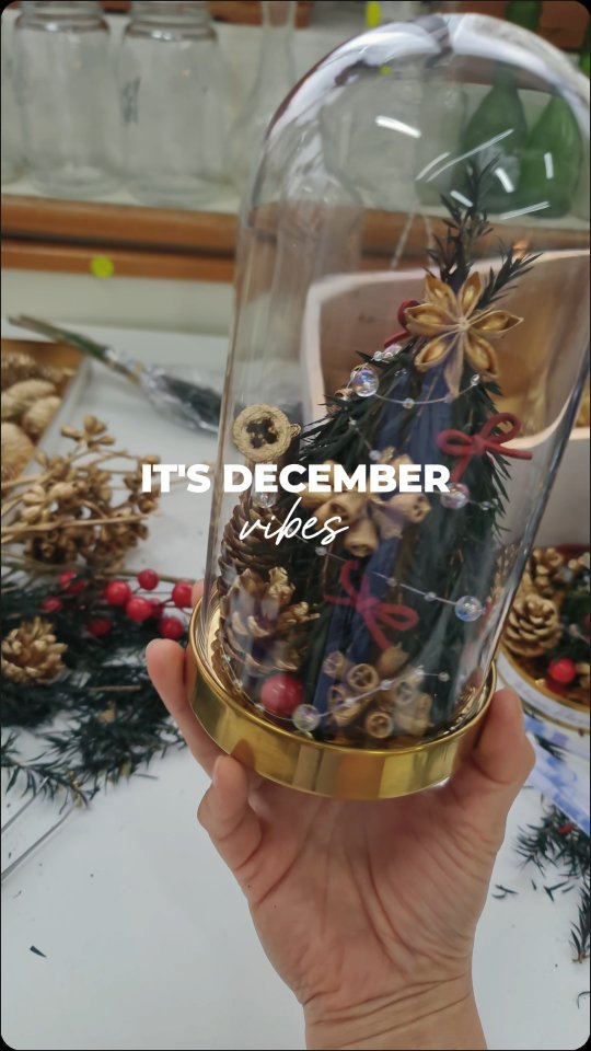 Creating this little Christmas tree dome with all my heart ✨
Because I believe that doing something with full intention is the best way to honour and care for every customer.
Hope this tiny piece brings warmth, joy and a little Christmas magic to you 🎄💖