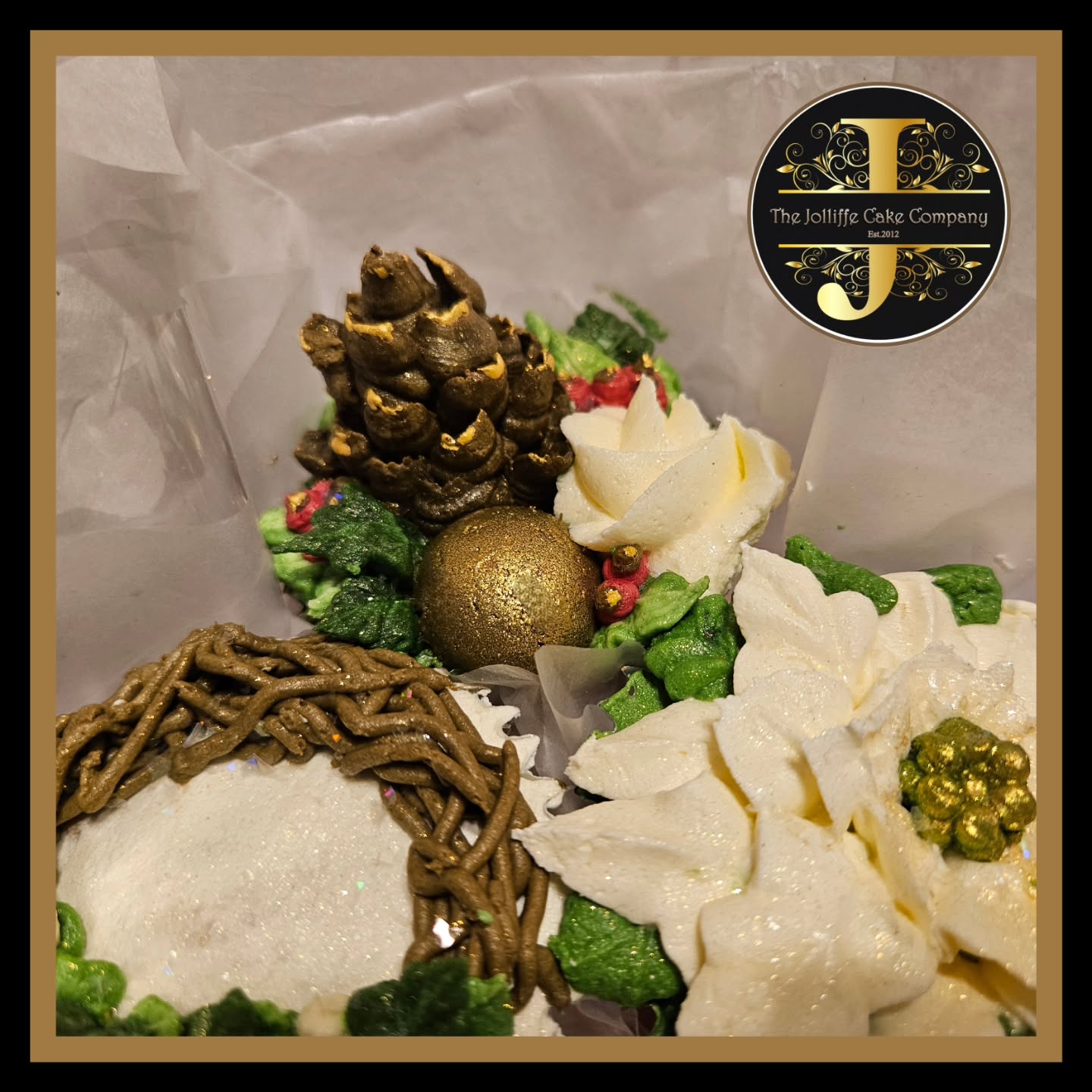 A new 'Christmas Trio' cupcake bouquet has been added to our website for 2025! 3 cupcakes all piped with 100% buttercream, fircones, berries ivy, poinsettia, a wreath, with a good amount of sparkle too! all wrapped into a bouquet and added to a gift bag, which can have a message/greeting added to the bag . Making a lovely gift for one. Available for Collection only from Woodley, Berkshire UK. #cupcakesofinstagram #christmas #christmas2025 #cupcakebouquet #cupcaketrio #thejolliffecakecompany #christmasgiftsideas #uk #woodley #berkshire #wokingham #rdguk
