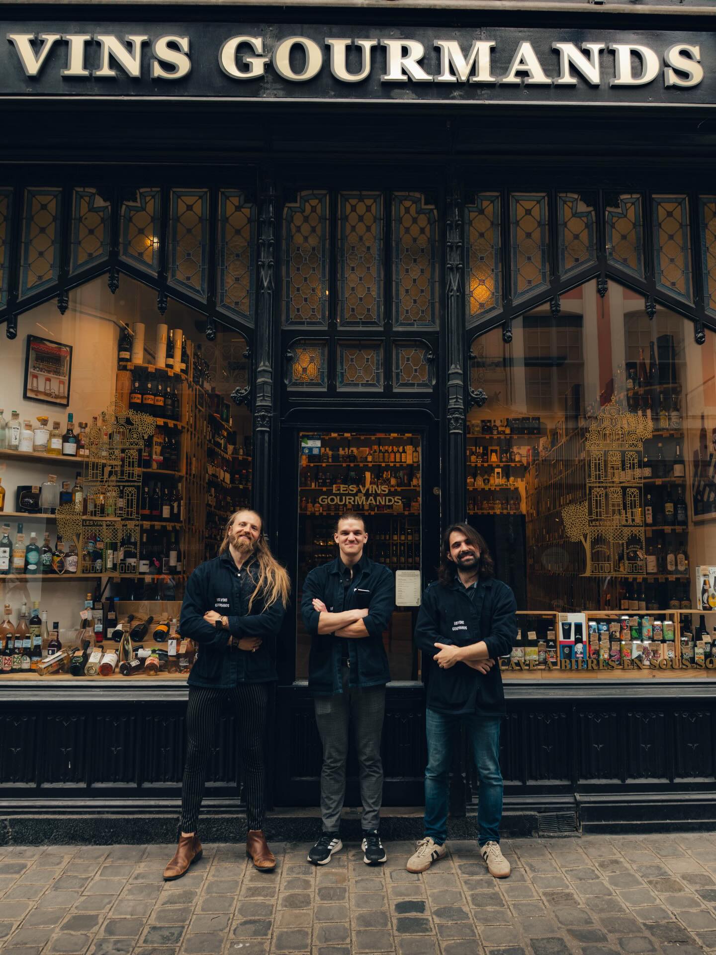 Pour celles et ceux qui commencent à préparer les fêtes de fin d’année, nous sommes prêts à vous accueillir dans nos caves de Lille, Lens et Valenciennes !
Plus de 2000 références sélectionnées avec rigueur :
Environ 500 spiritueux 🥃
Des coffrets de fin d’année, des coffrets spiritueux 🎁
Une sélection de grands crus, des vins accessibles, des vins pour tous les budgets.
Et une collection de près de 180 vins naturels 🍷
Horaires d’ouverture :
Lille
Lundi : 12h00 – 19h30
Mardi : 10h30 – 19h30
Mercredi : 10h30 – 19h30
Jeudi : 10h30 – 19h30
Vendredi : 10h30 – 19h30
Samedi : 10h00 – 19h30
Dimanche : fermé
Lens
Lundi : 15h00 – 19h30
Mardi : 10h00 – 12h30 / 14h00 – 19h30
Mercredi : 10h00 – 12h30 / 14h00 – 19h30
Jeudi : 10h00 – 12h30 / 14h00 – 19h30
Vendredi : 10h00 – 12h30 / 14h00 – 19h30
Samedi : 10h00 – 12h30 / 14h00 – 19h3
Dimanche : fermé
Valenciennes
Lundi : 15h00 – 19h30
Mardi : 10h00 – 19h30
Mercredi : 10h00 – 19h30
Jeudi : 10h00 – 19h30
Vendredi : 10h00 – 19h30
Samedi : 10h00 – 19h30
Dimanche : fermé
Hâte de vous accueillir pour cette période de fêtes de fin d’année ❤️
#lesvinsgourmands