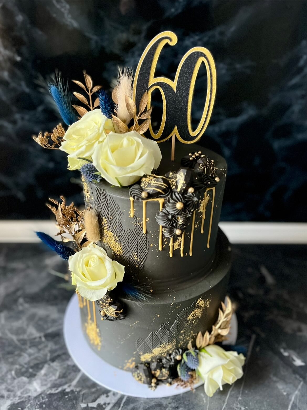 Hello Old Sport - we absolutely loved making this black and gold 60th Gatsby inspired cake ✨
.
.
.
#bakeit #bakersofinstagram #buttercreamcake #cakedecorator #cakecakecake #cakedesign #cakeart #birthdaycake #cakesofig #cakedecorating #cakesofinstagram