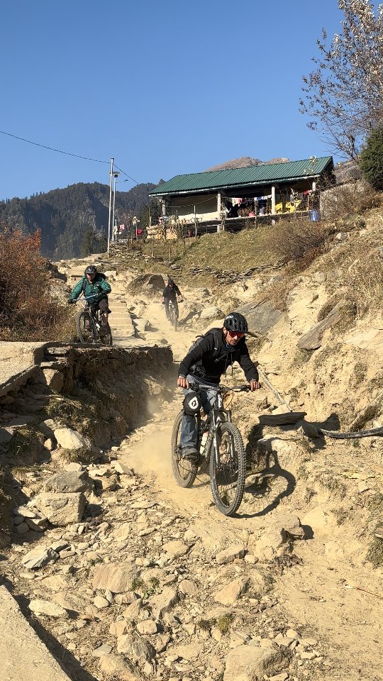 Let's ride and explore. - www.himalayanterra.com
#HimalayanTerra #mountainbikeadventures #himachalpradesh #himalayas #mtblife #manalı #manalidiaries #mountainbikingtrails #patalsupeak #enduromtb #mtbtrail