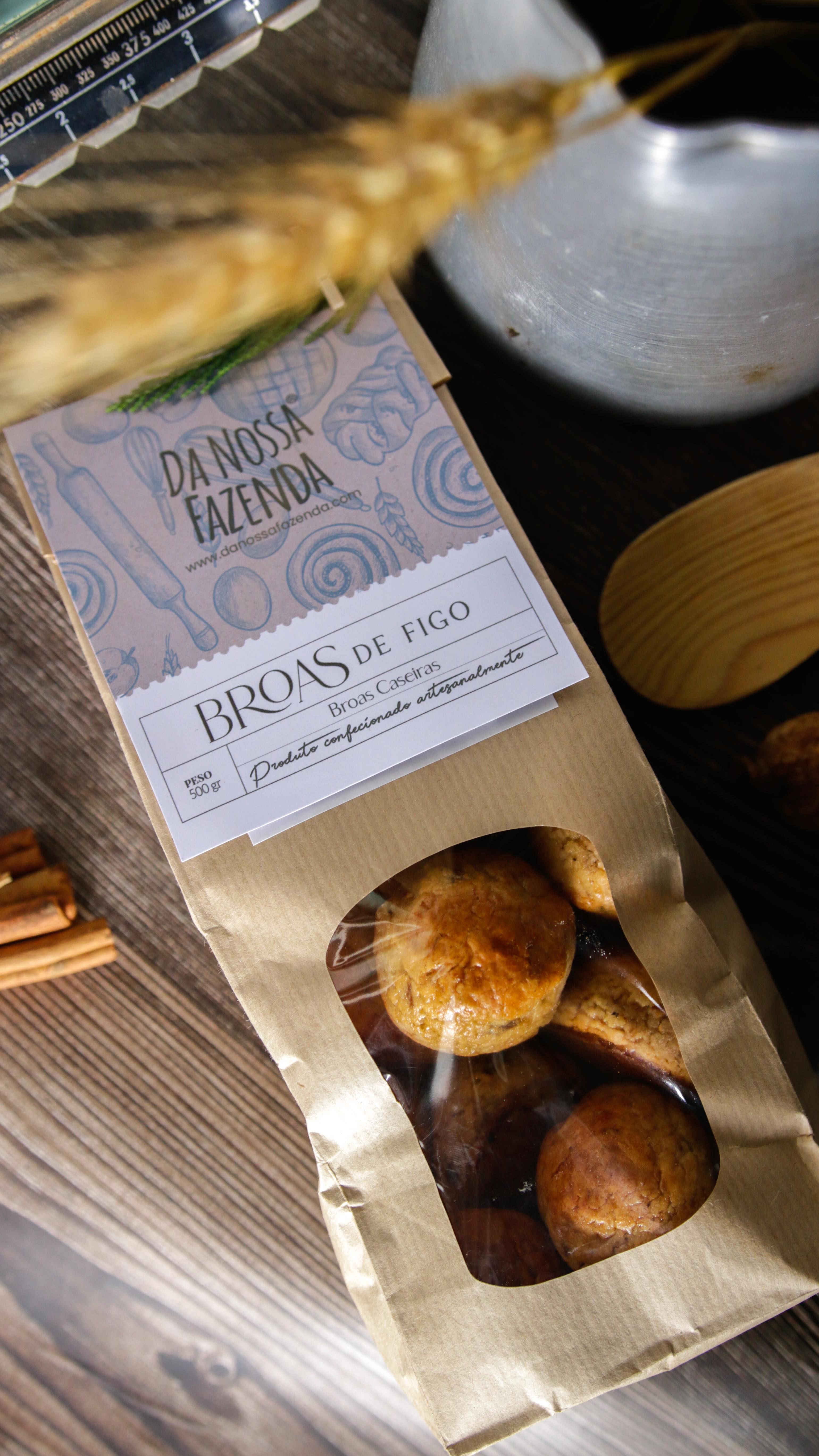 Estas meninas dispensam apresentações! As famosas broas de figo são confeccionadas em forno de lenha de forma a manter o sabor e as tradições!
#cabazesdenatal #natal2025 #broas