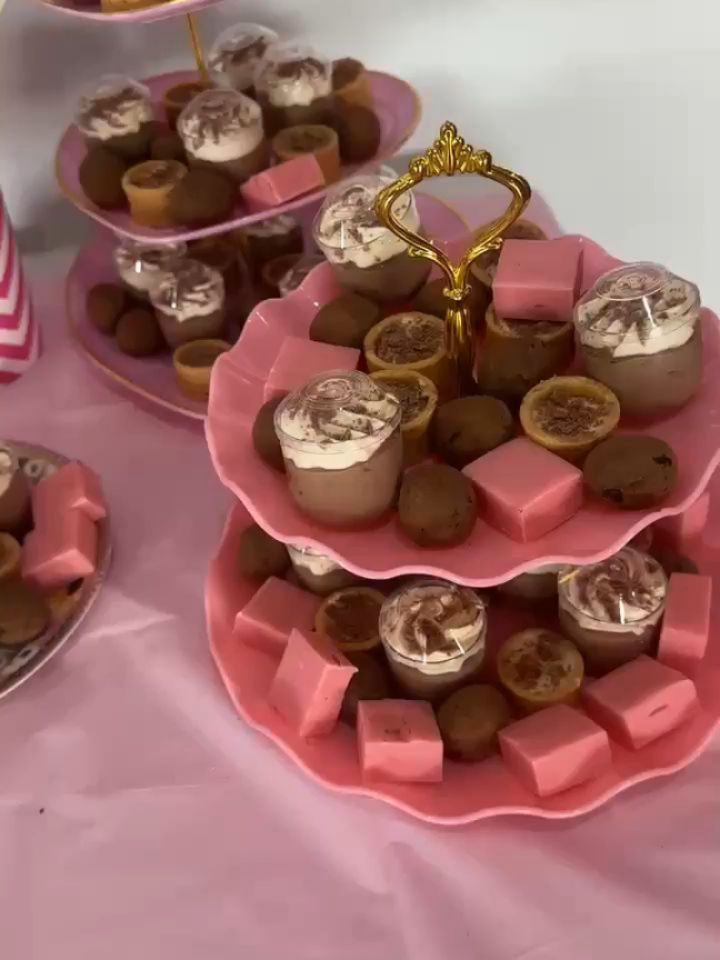 Baby shower goals 💕🩷
How pretty is this setup from the weekend?
Not my lollies — but the desserts… yep, that was me
The sweetest message after the event said it all: "It was a great day! Not one little dessert left 😂”
That’s what I love — everyone gets to graze, try a bit of everything, and nothing goes to waste.
Just happy guests and an empty table at the end
